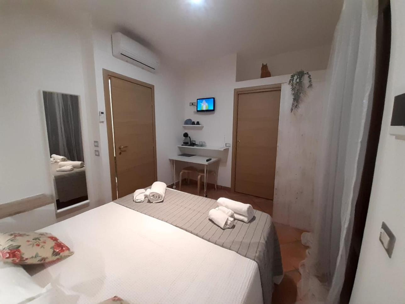 Double Room - Photo 31