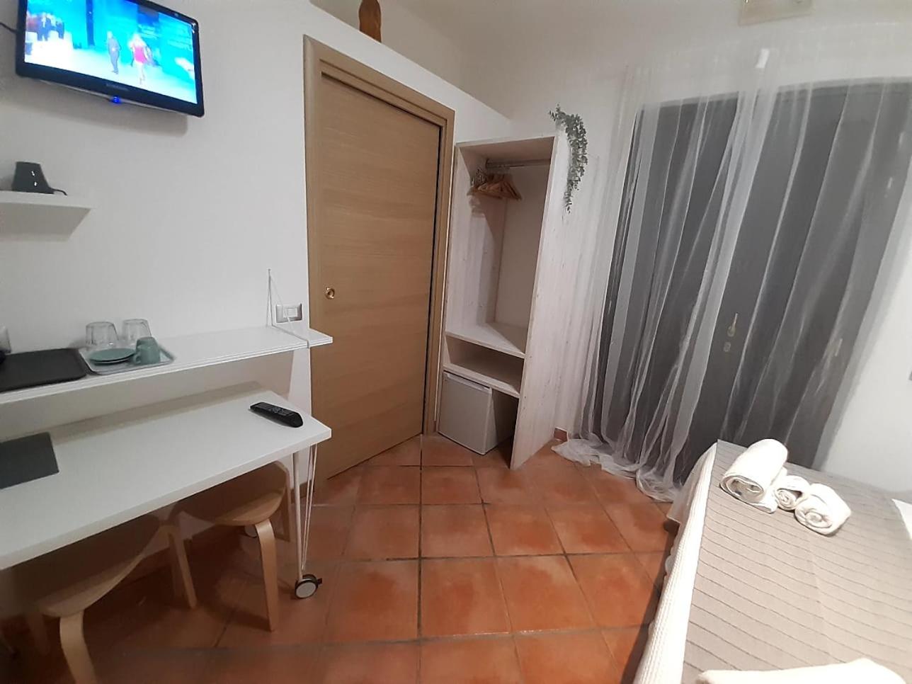 Double Room - Photo 32