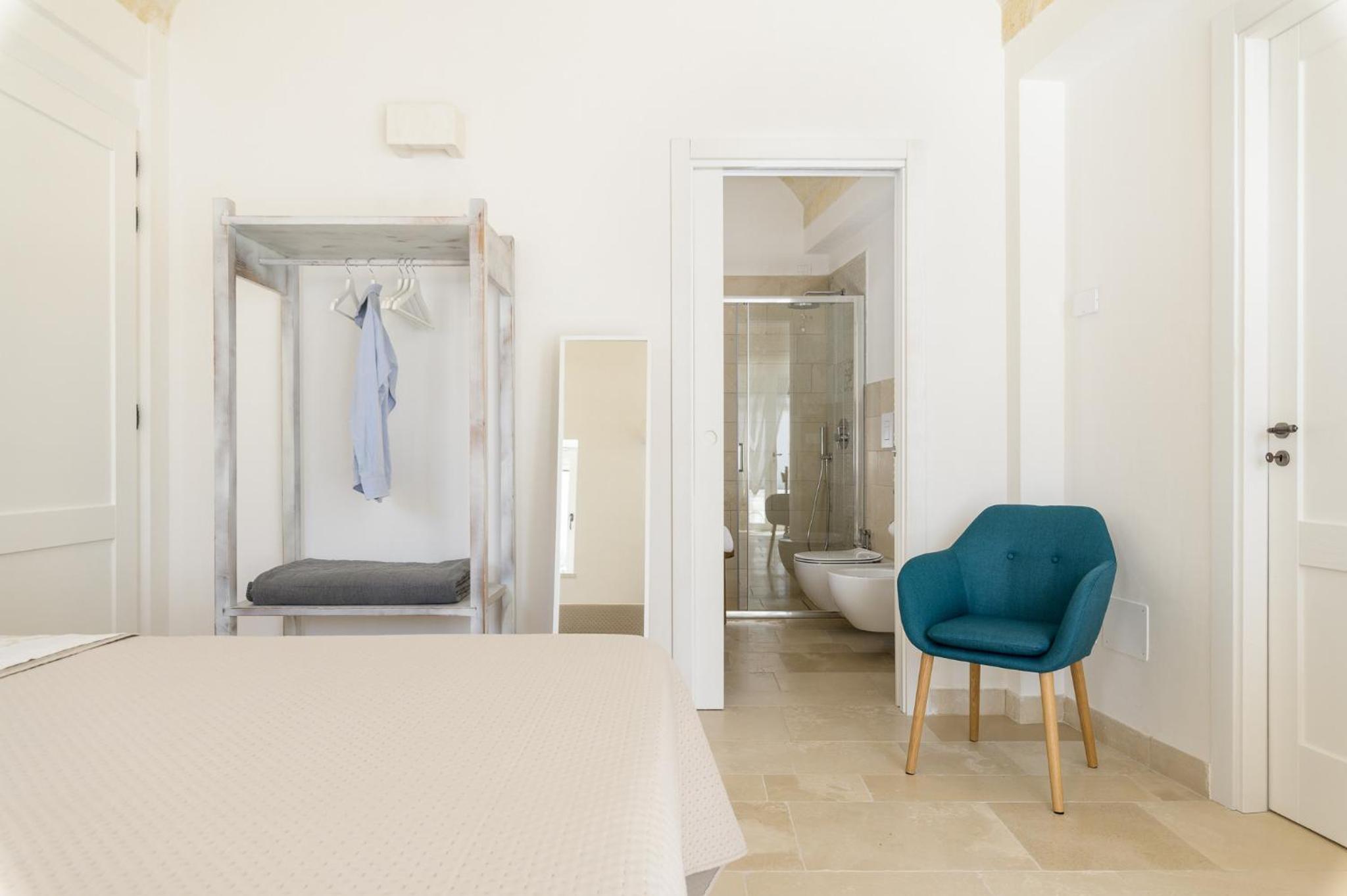 Standard Double Room - Photo 19