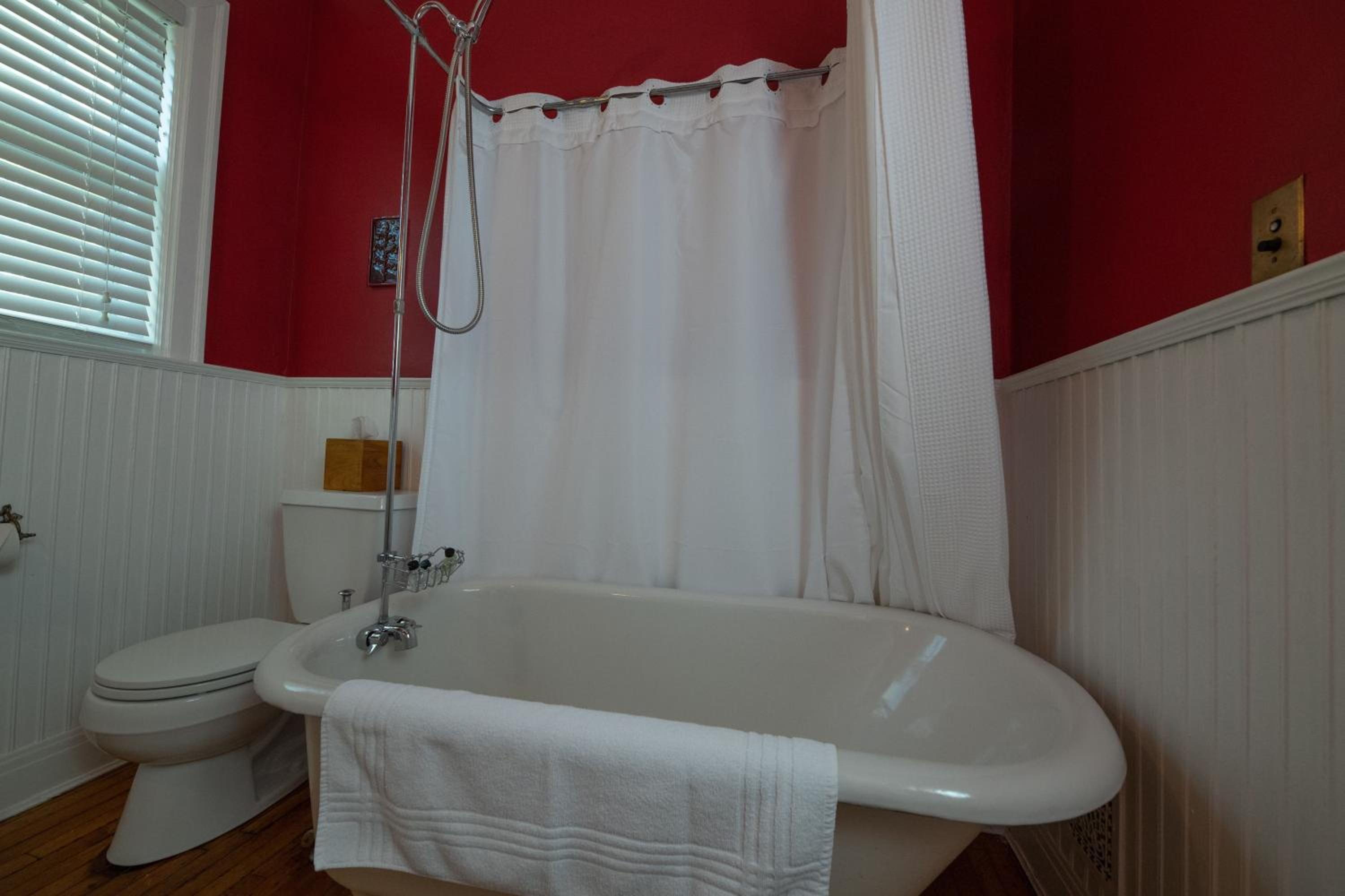 Queen Room with Garden View photo 3