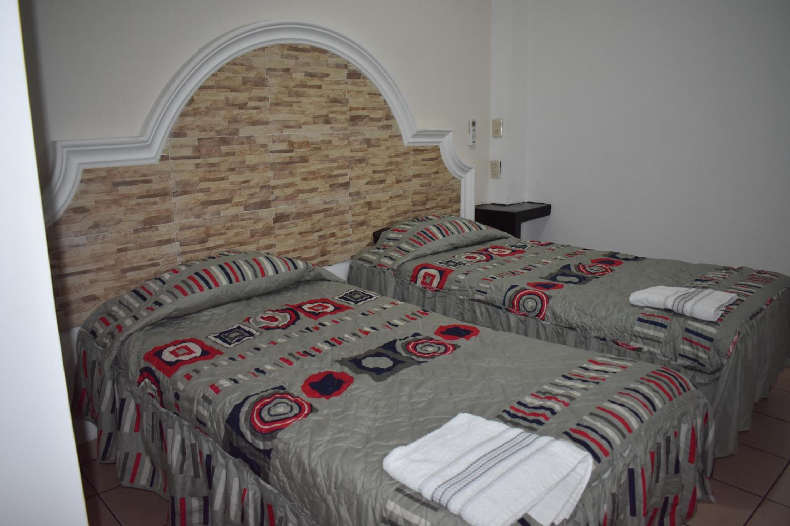 Double Room - Photo 11