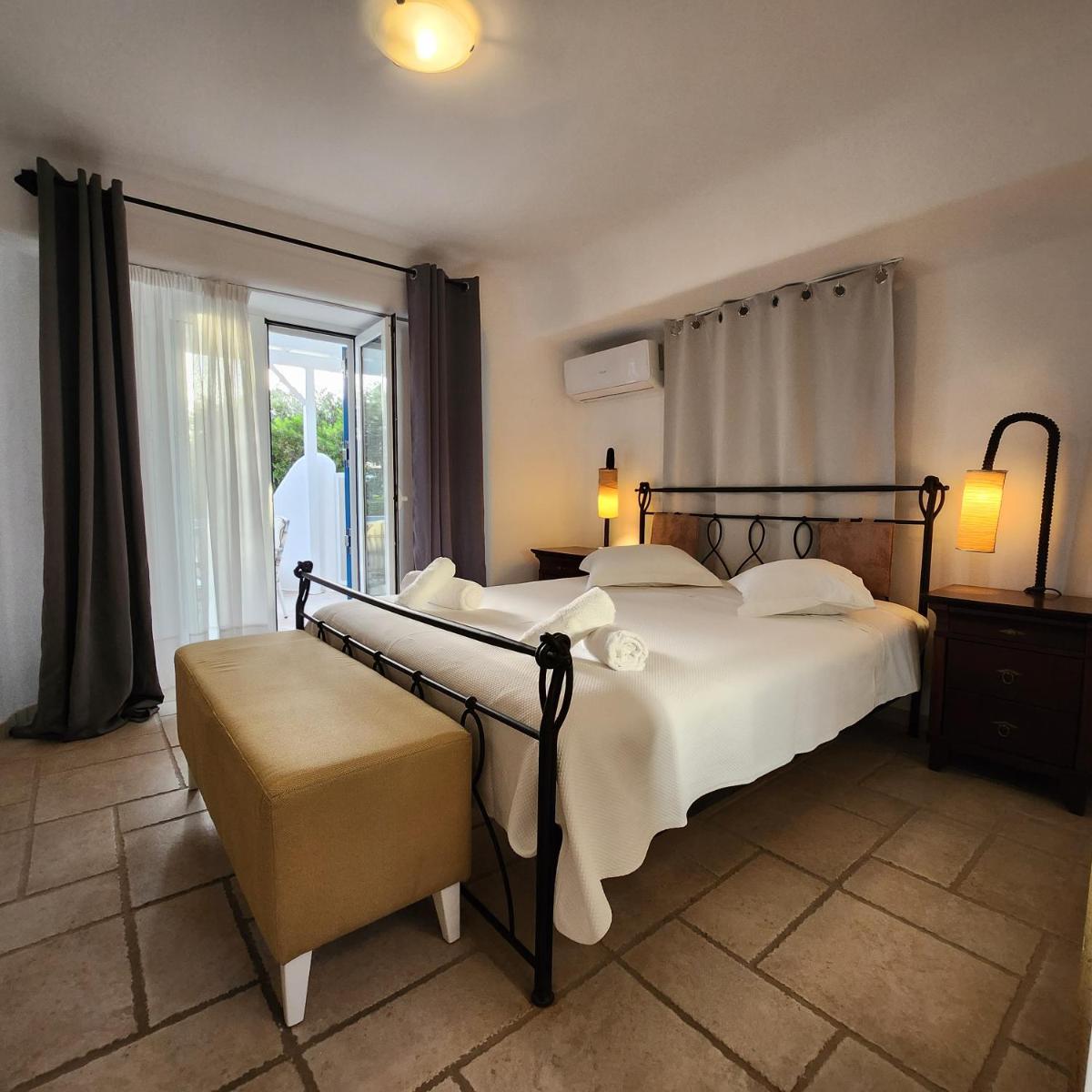 Deluxe Suite photo 2