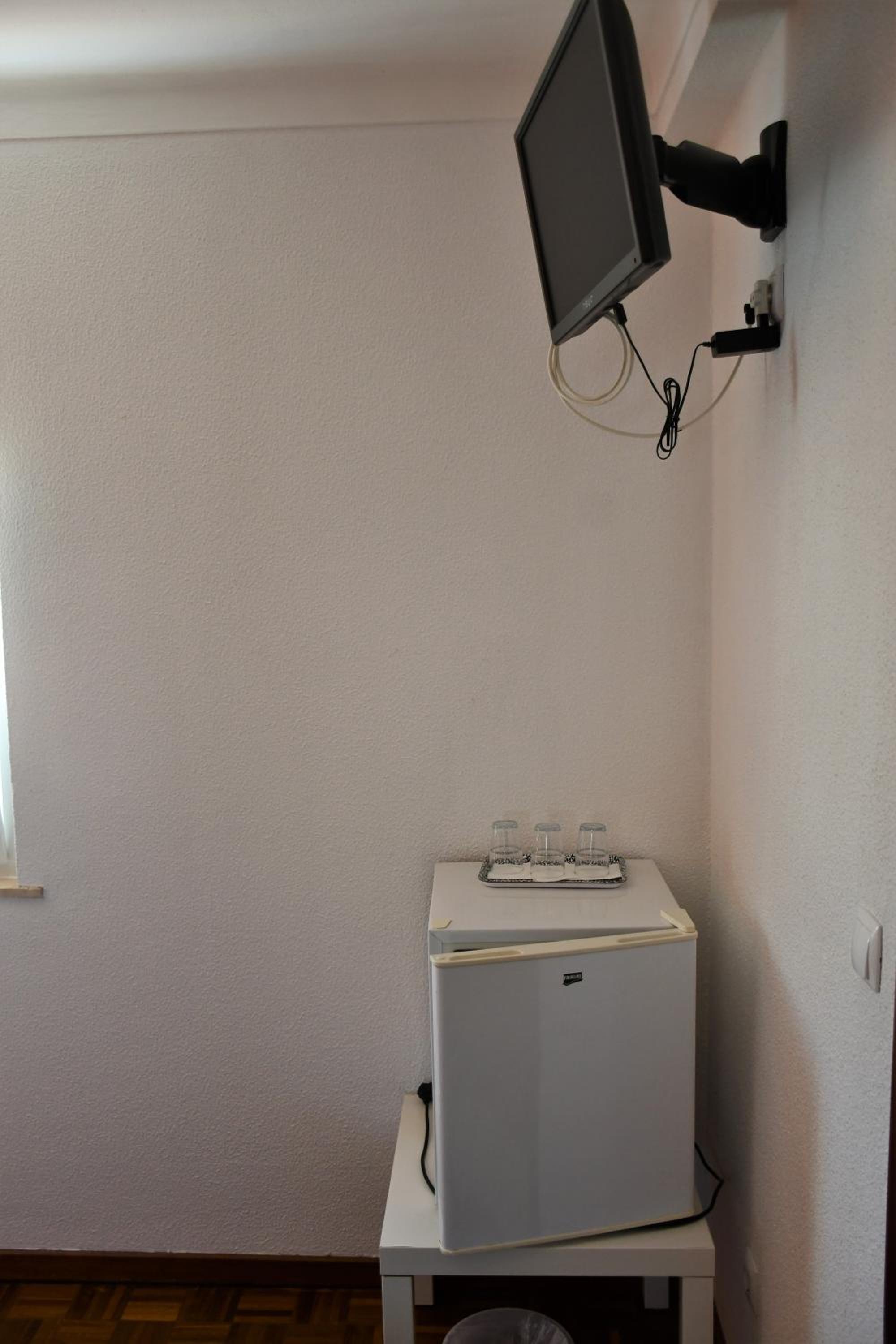 Double Room with Extra Bed - Photo 2