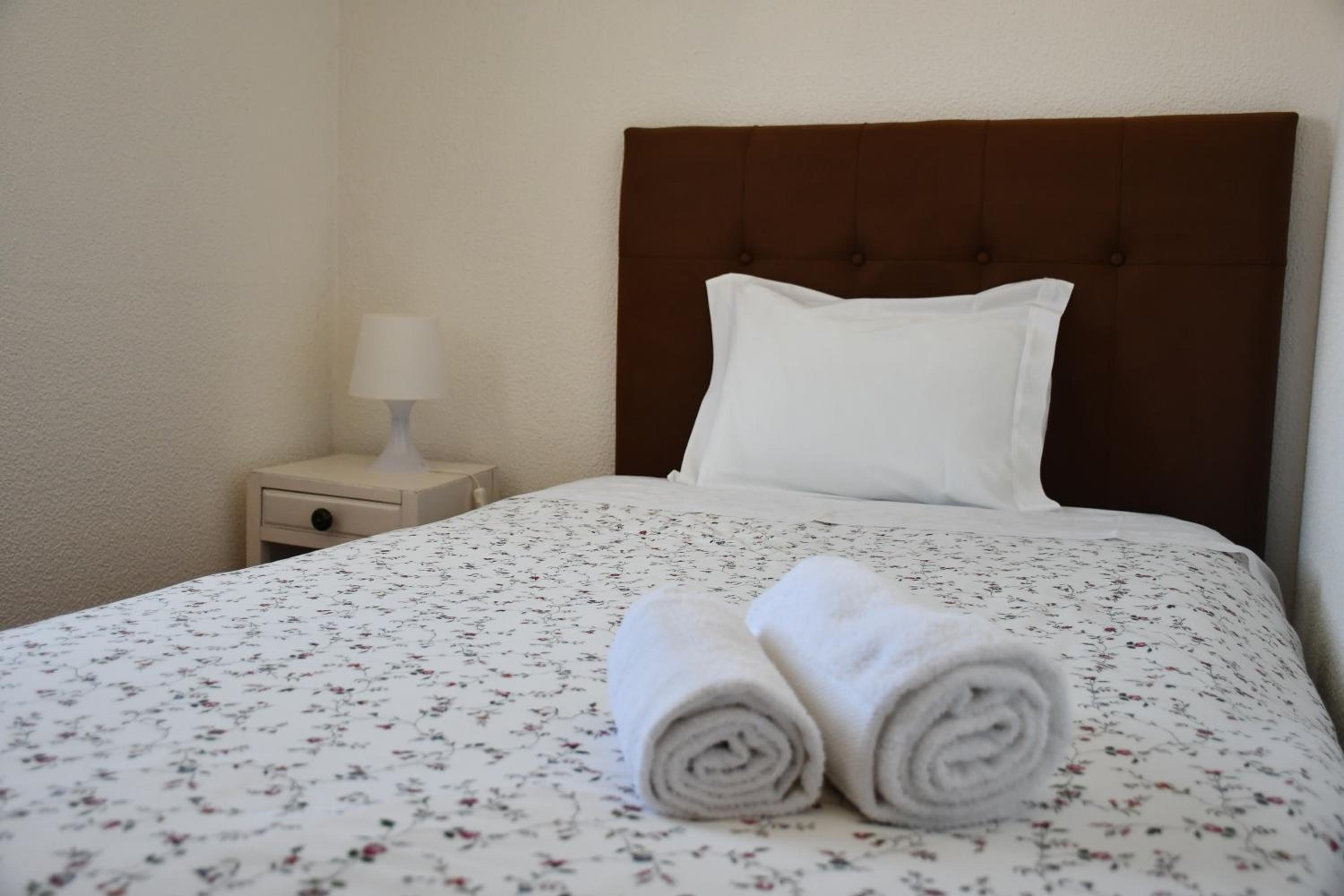 Double Room with Extra Bed - Photo 8