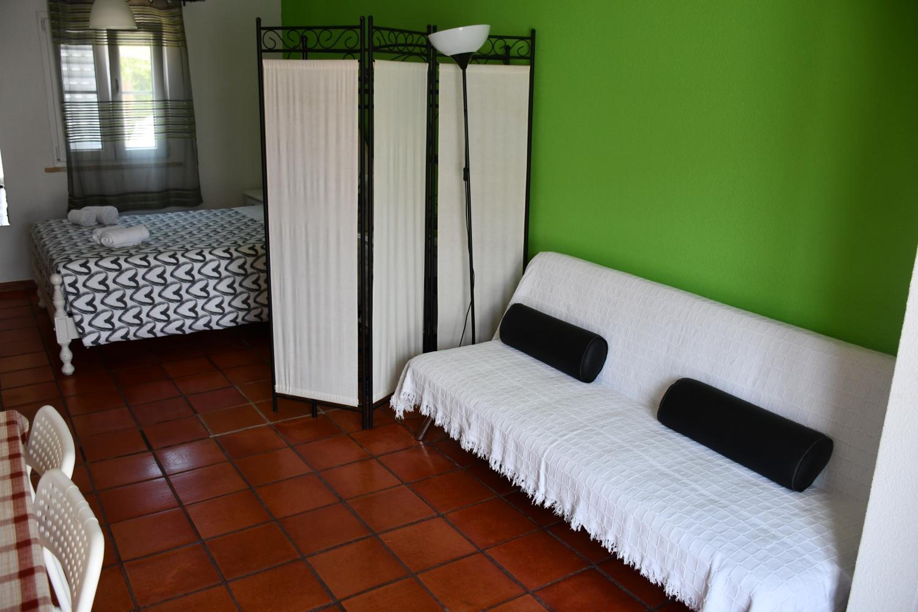 Studio with Balcony - Photo 8