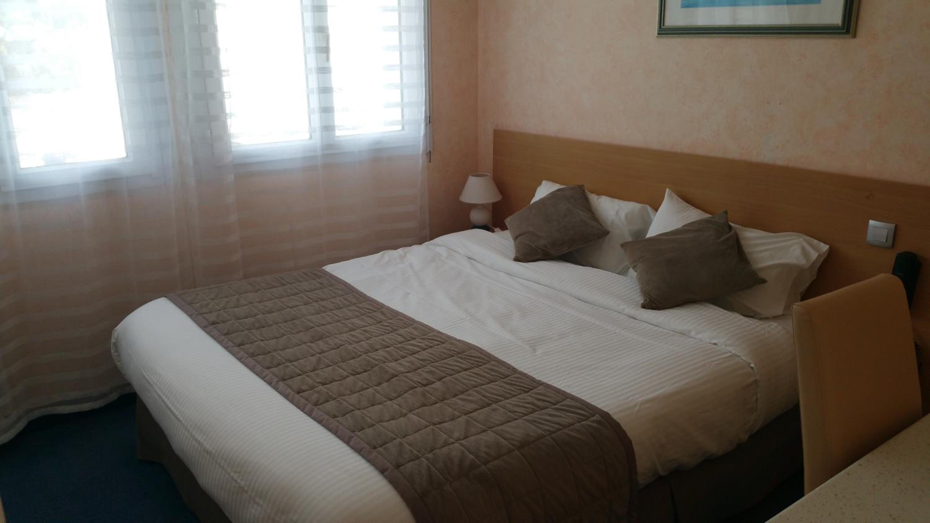 Standard Double Room - Photo 5