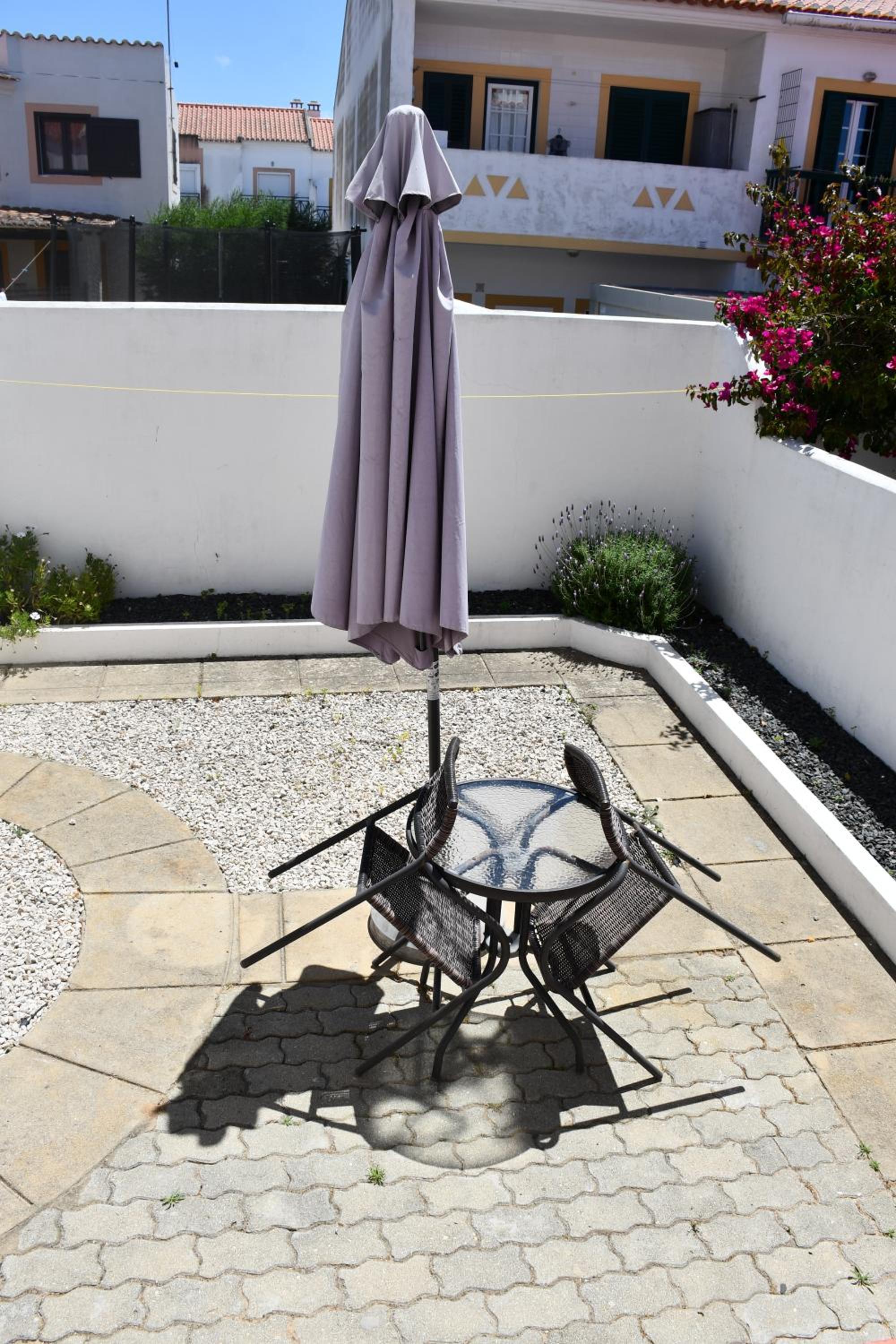 Double Room with Patio - Photo 4