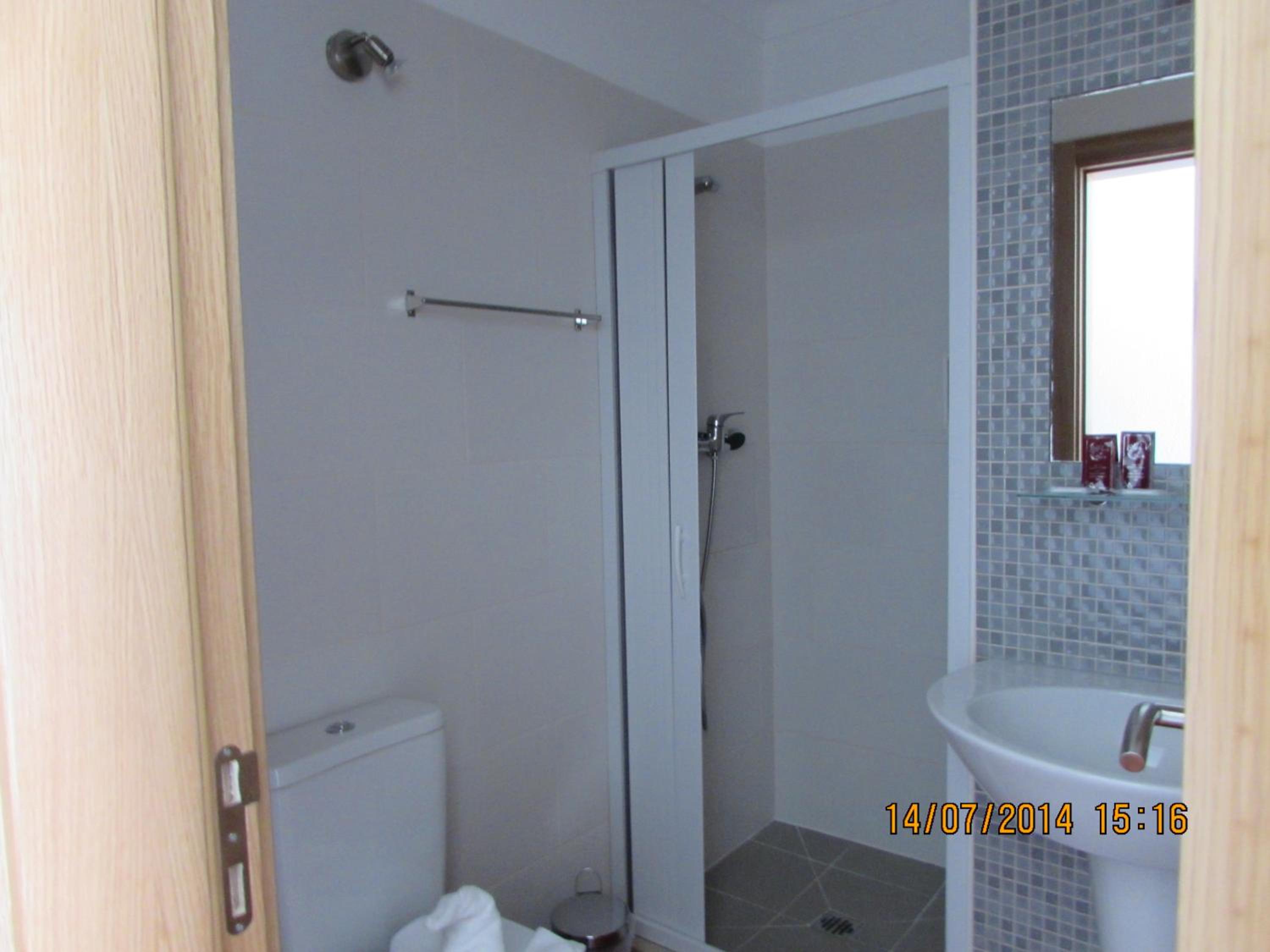 Double Room with Patio - Photo 14