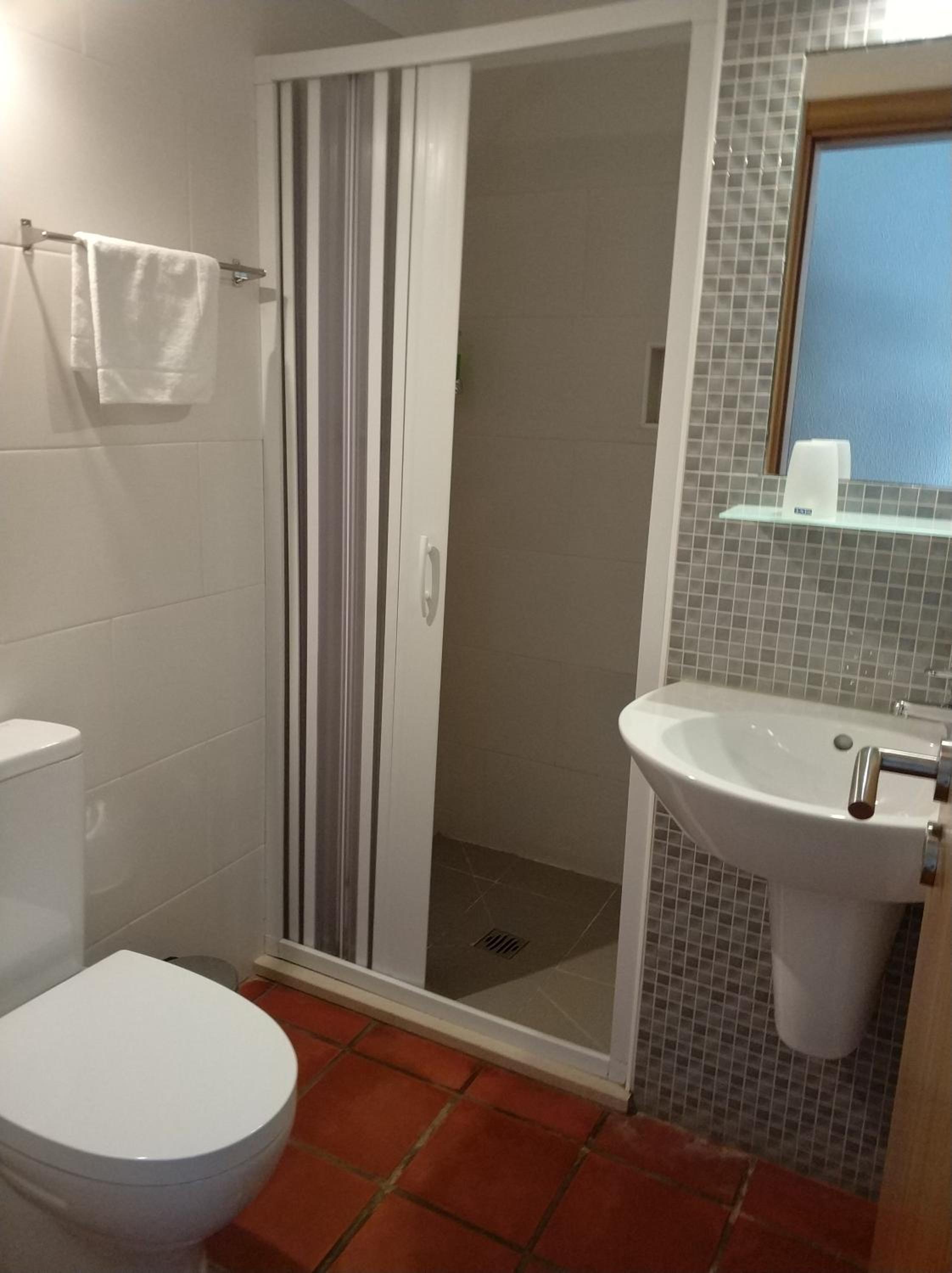 Double Room with Patio - Photo 15