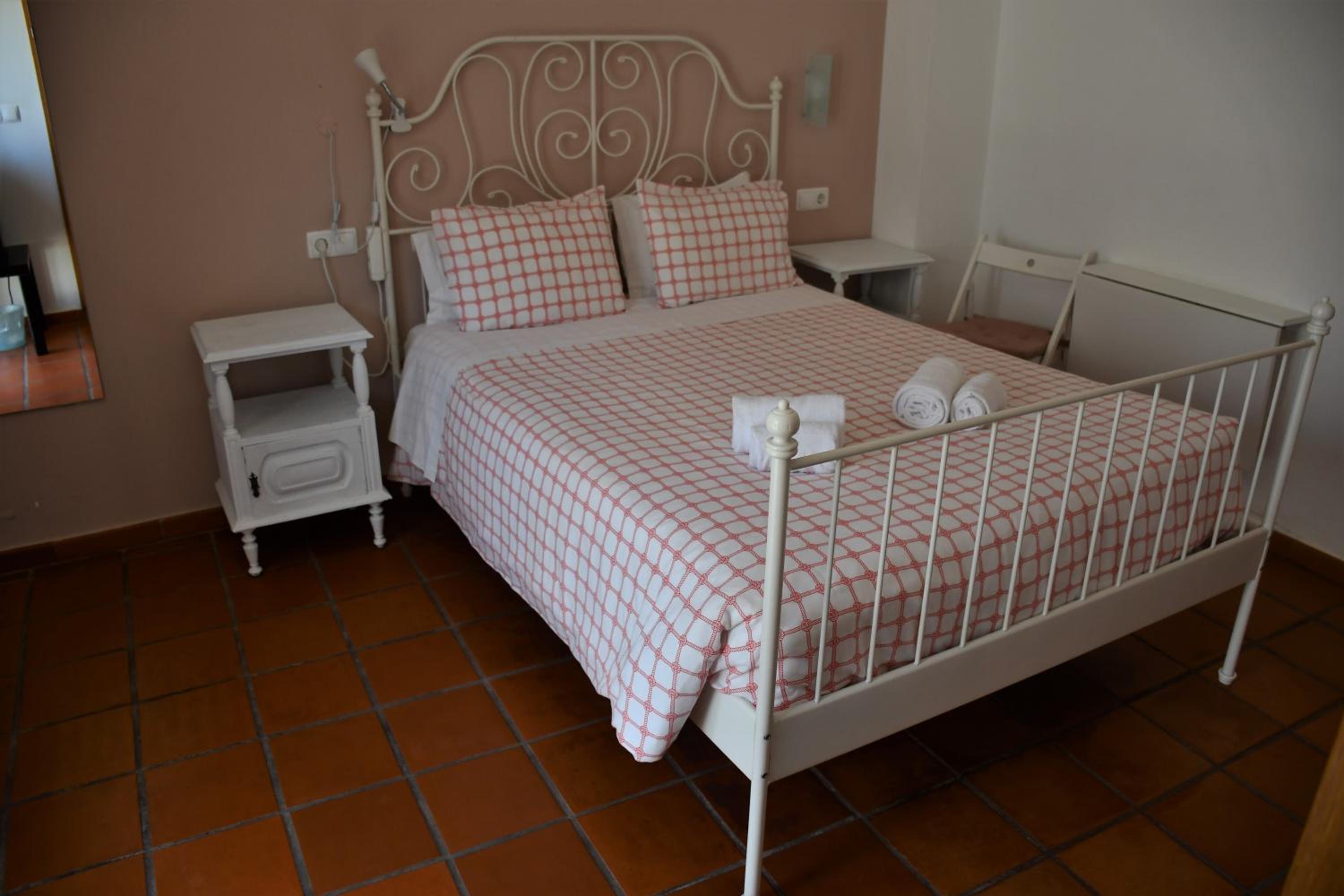 Double Room with Patio - Photo 16