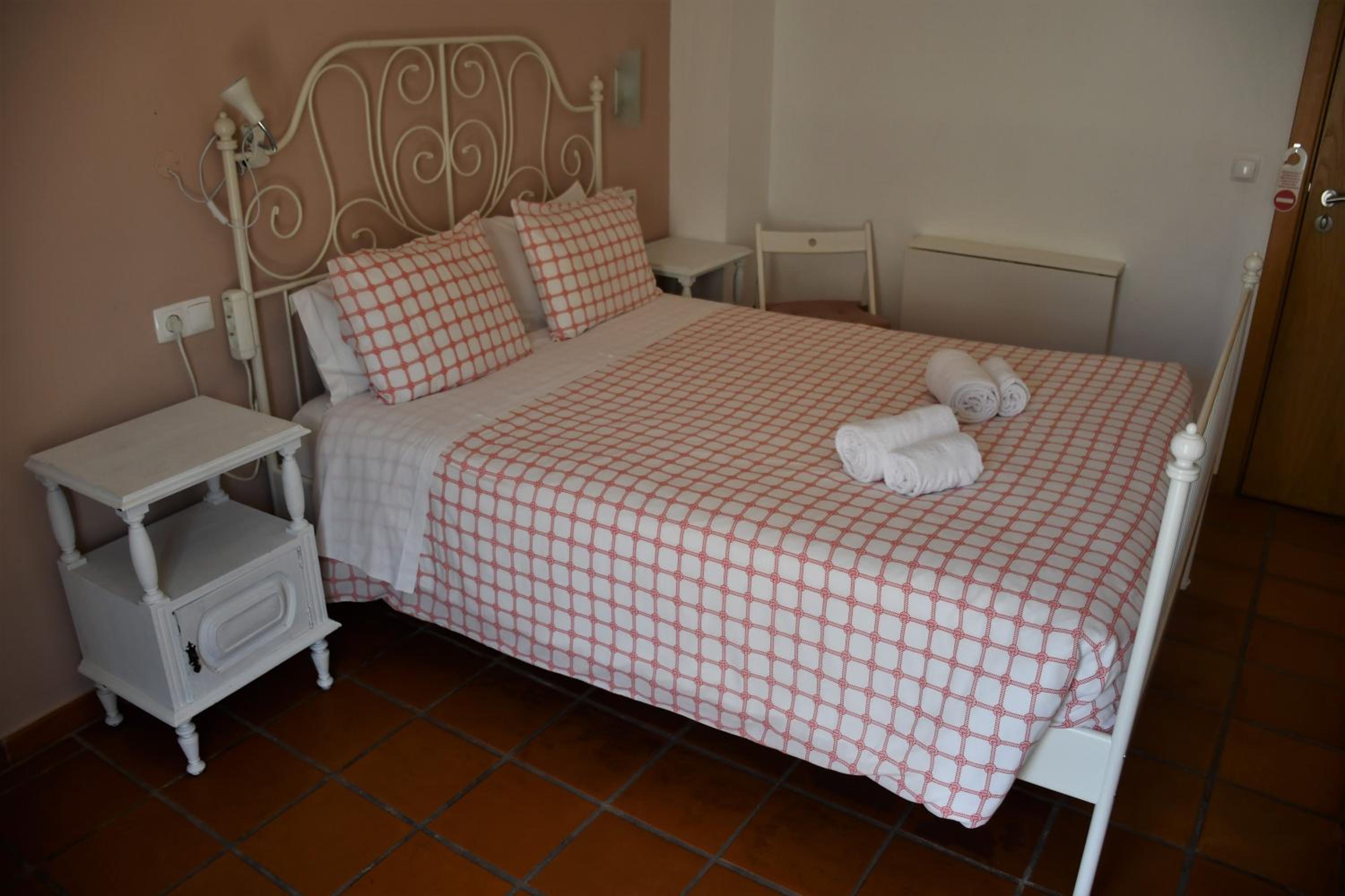 Double Room with Patio - Photo 18
