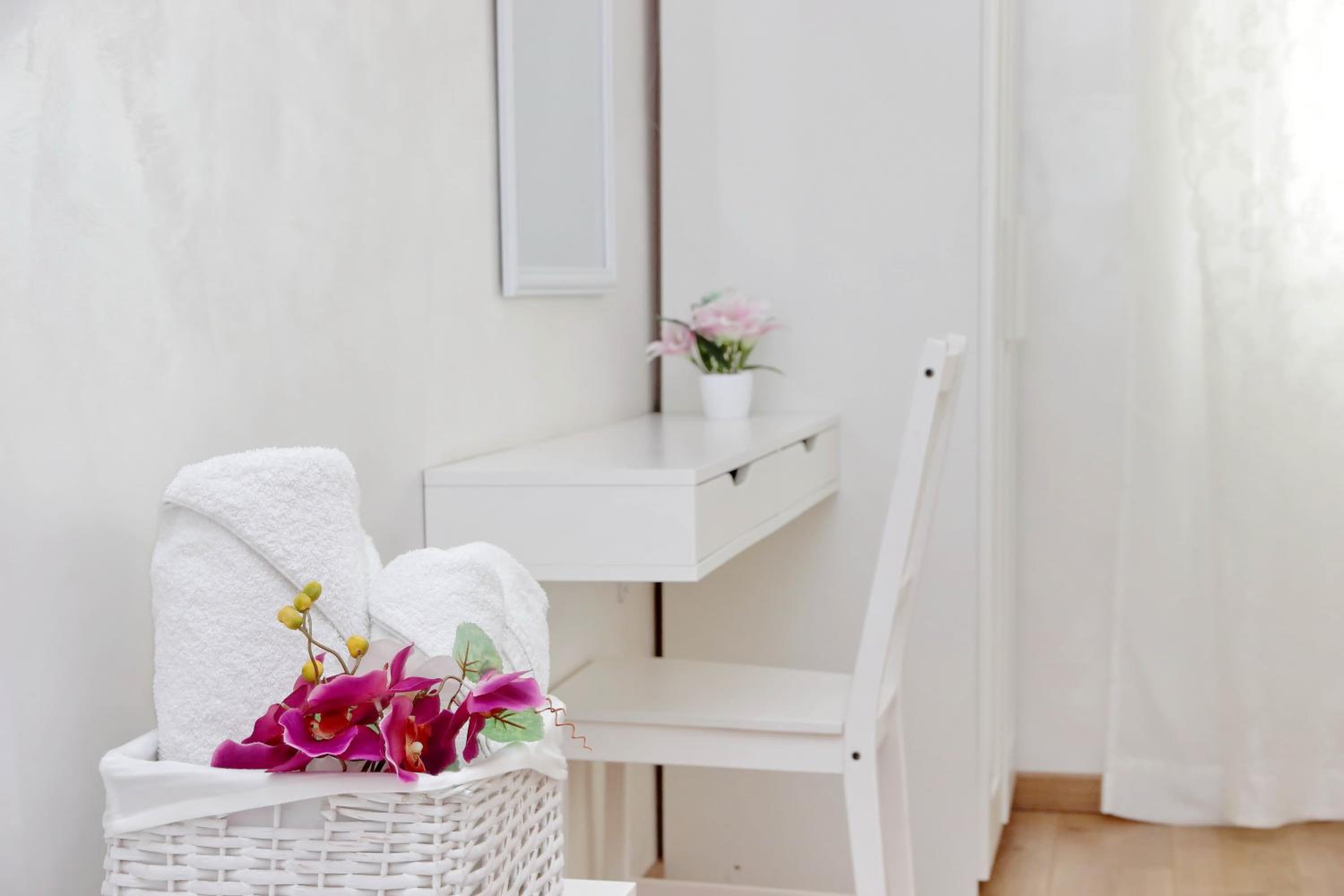 Triple Room with Private Bathroom - Photo 10