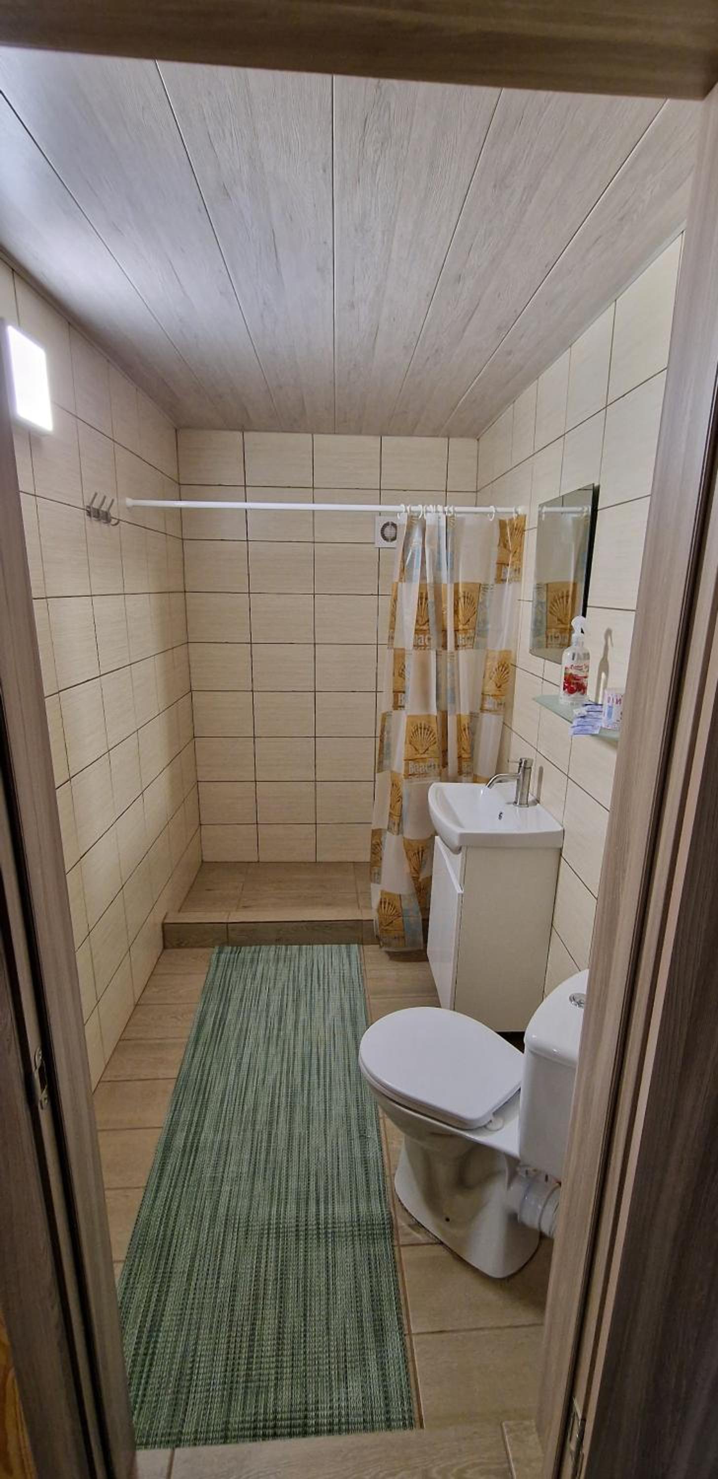 Superior Quadruple Room photo 3