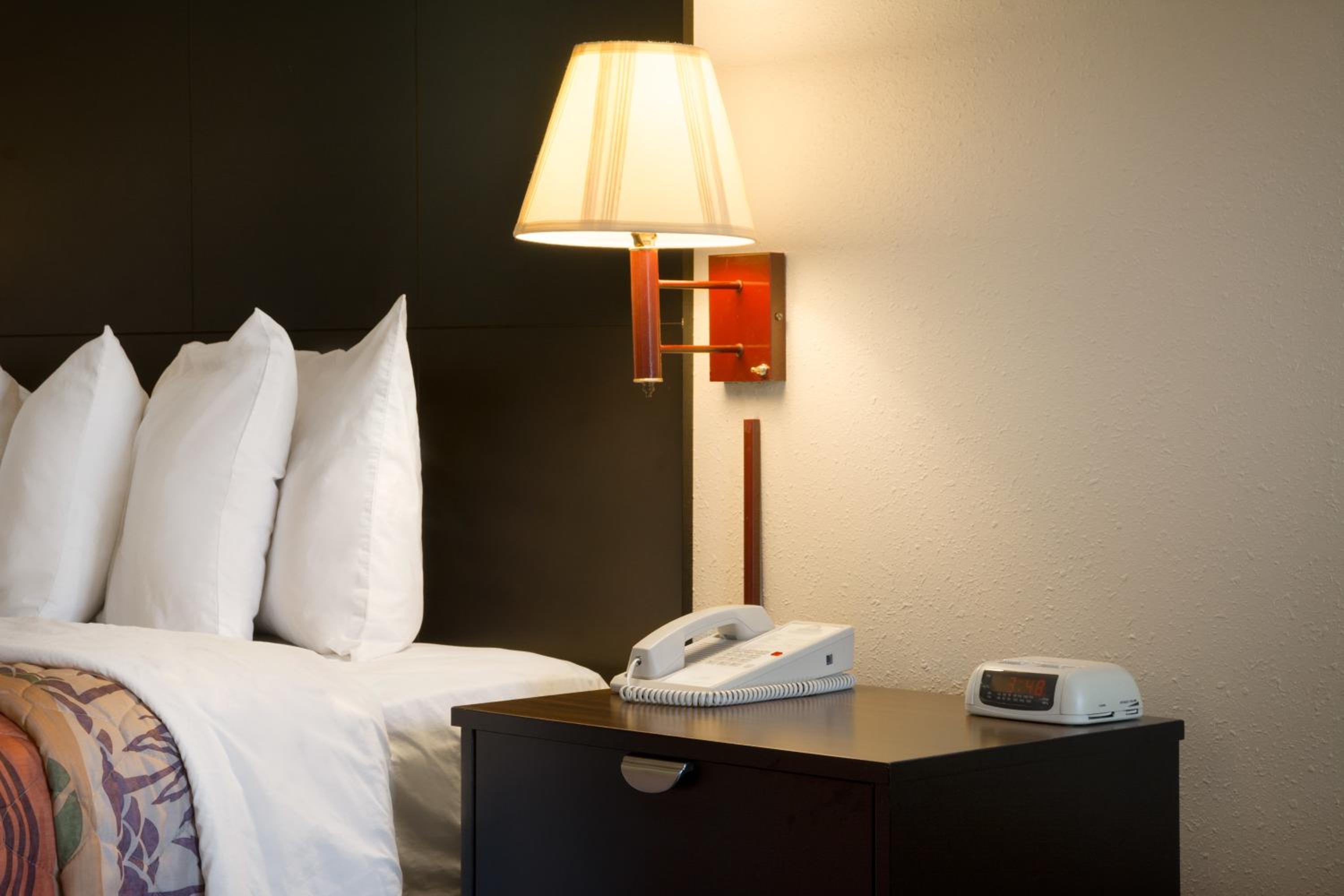 King Room - Disability Access/Non-Smoking - Photo 3