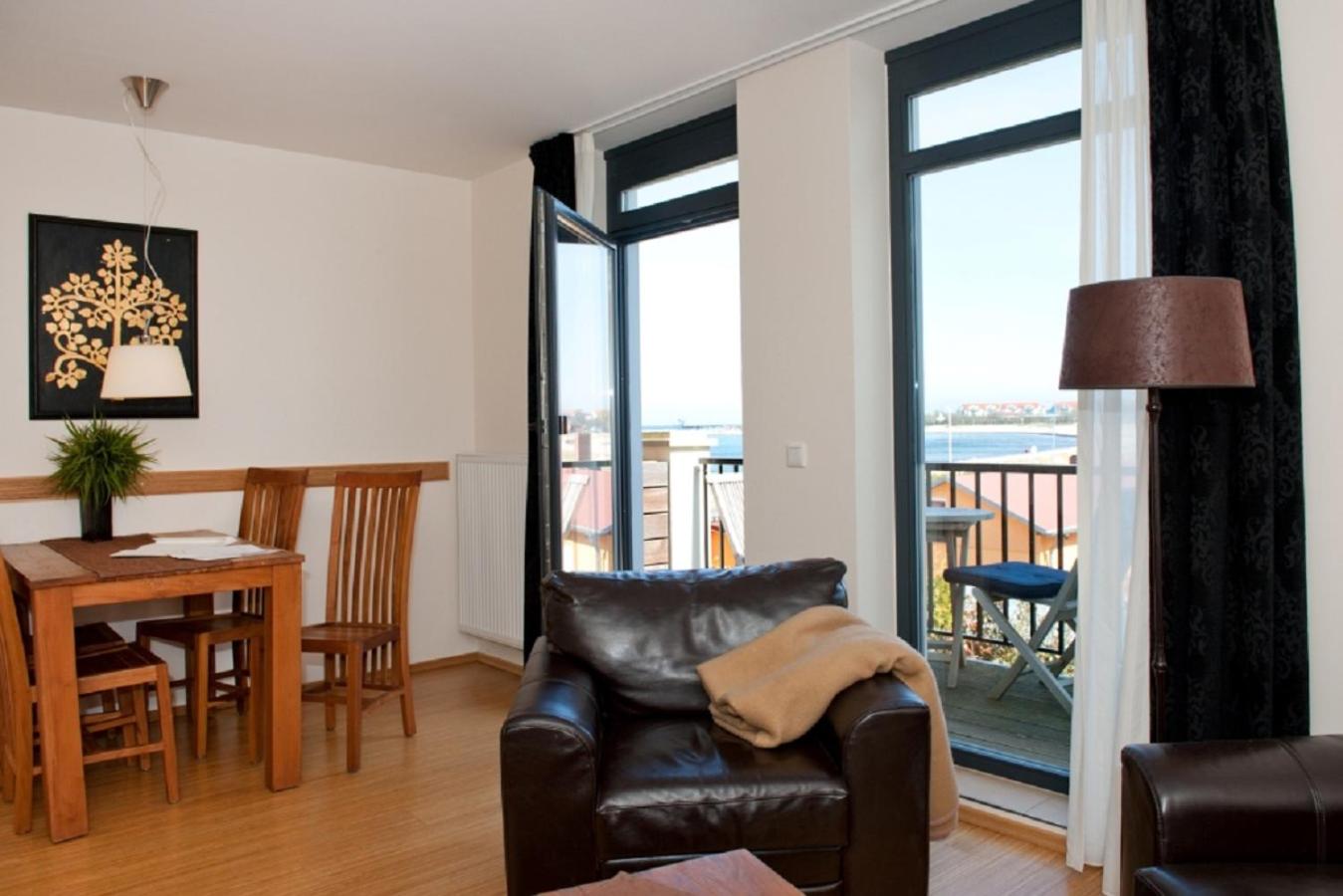 Family Apartment with Side Sea View