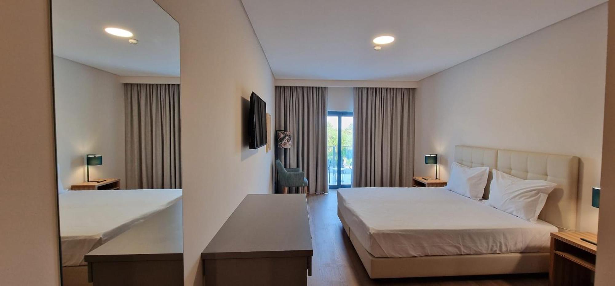 Double Room - Photo 9