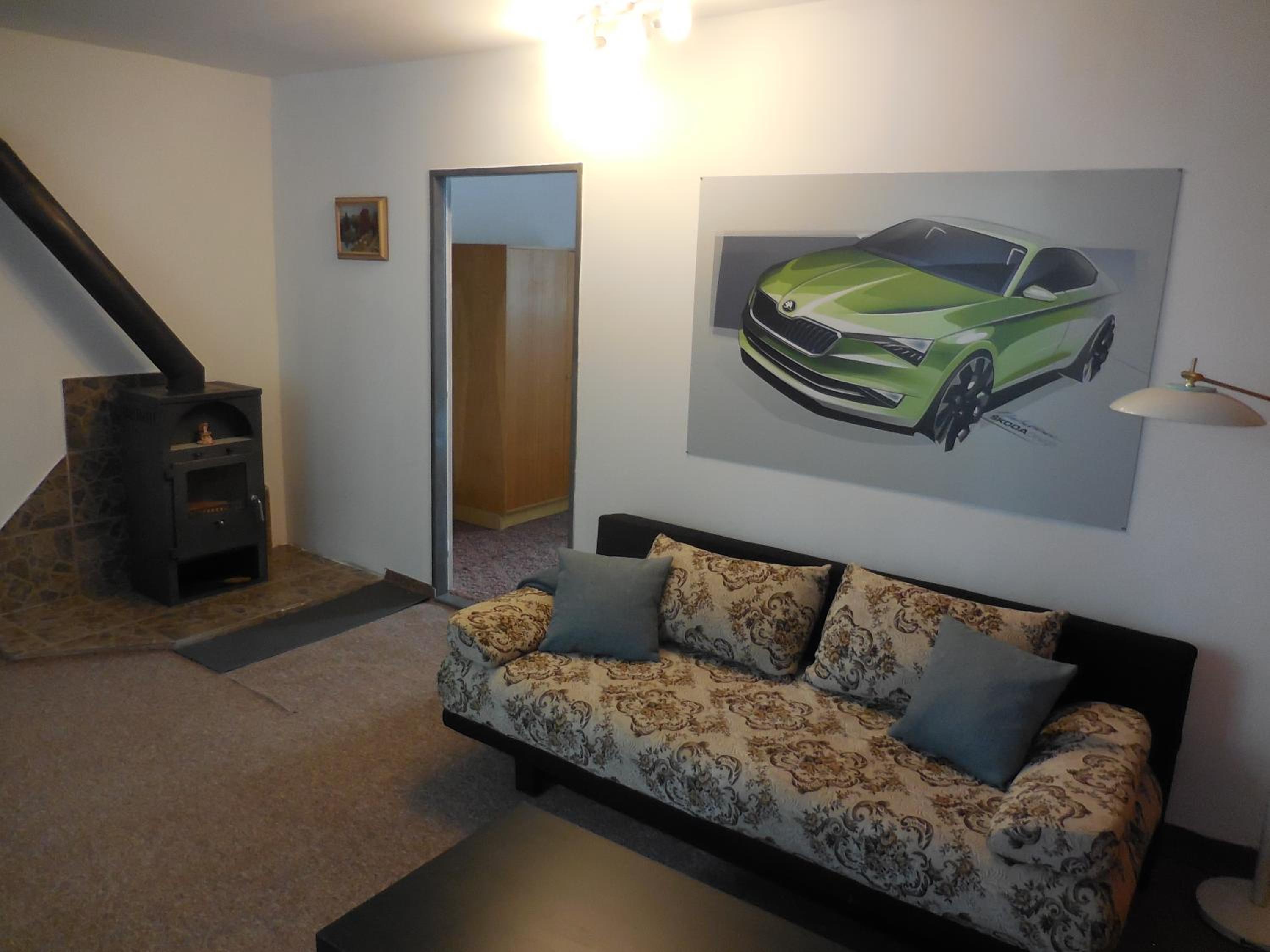 One-Bedroom Apartment photo 1