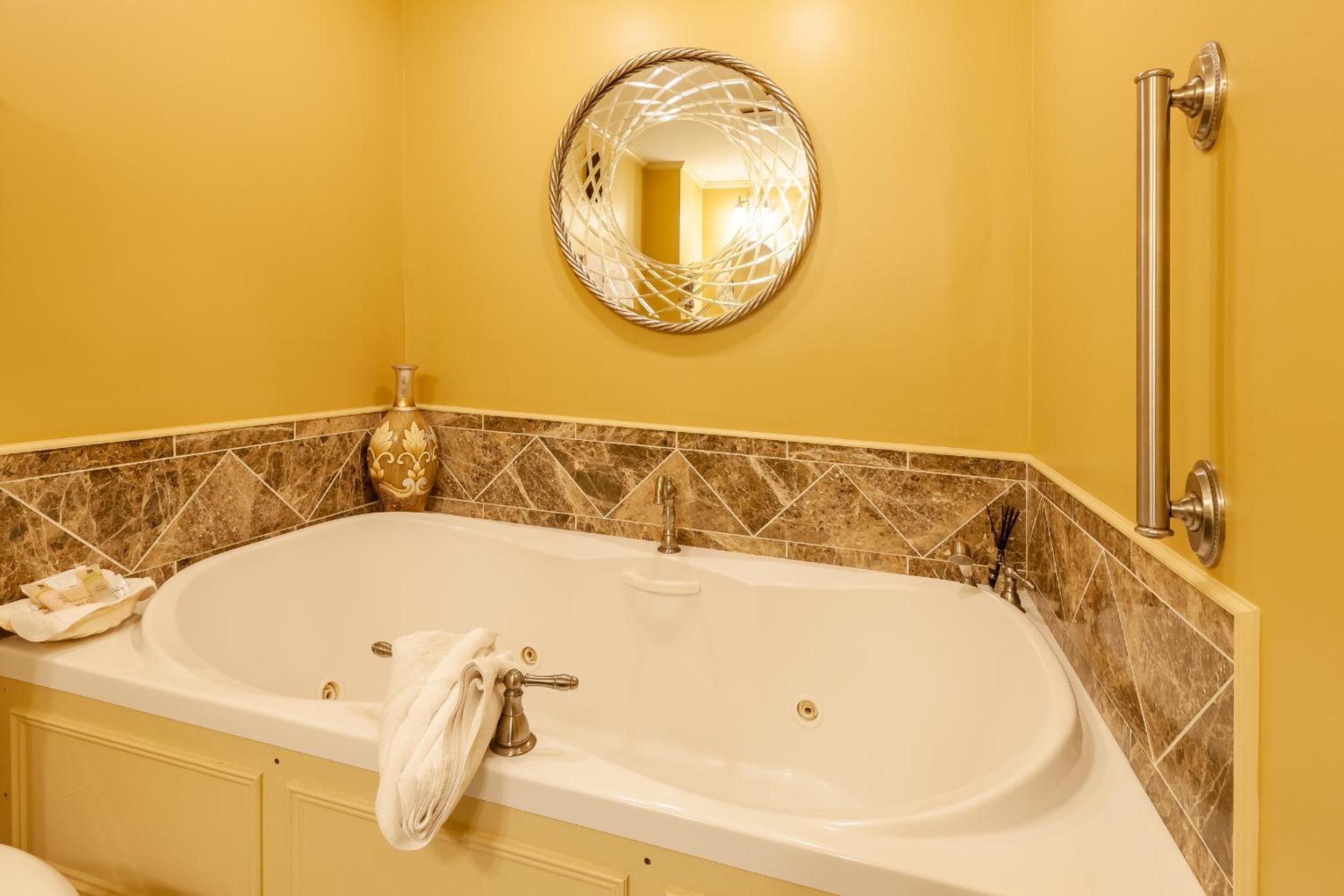 Deluxe King Room photo 3
