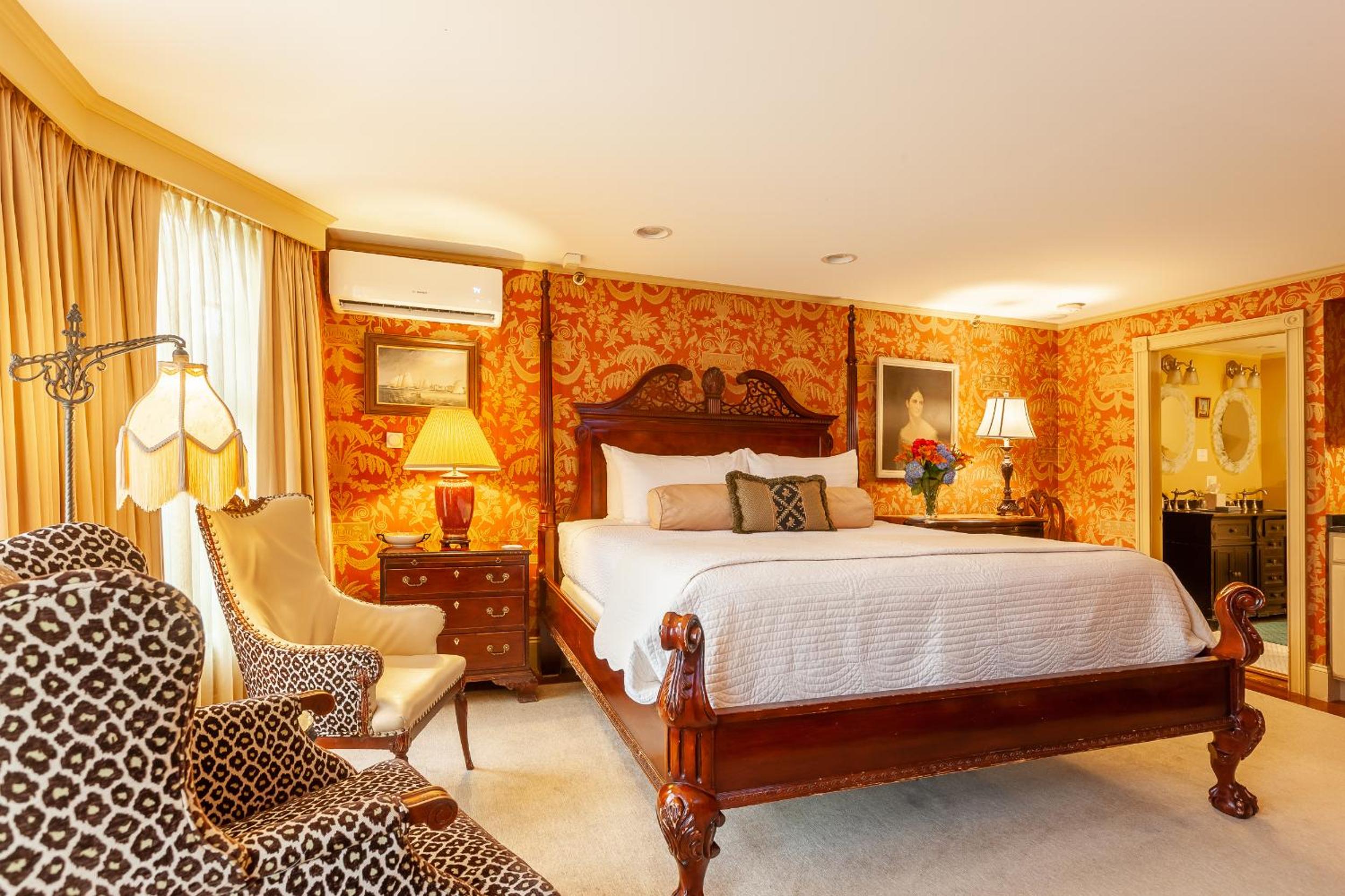 Deluxe King Room photo 2