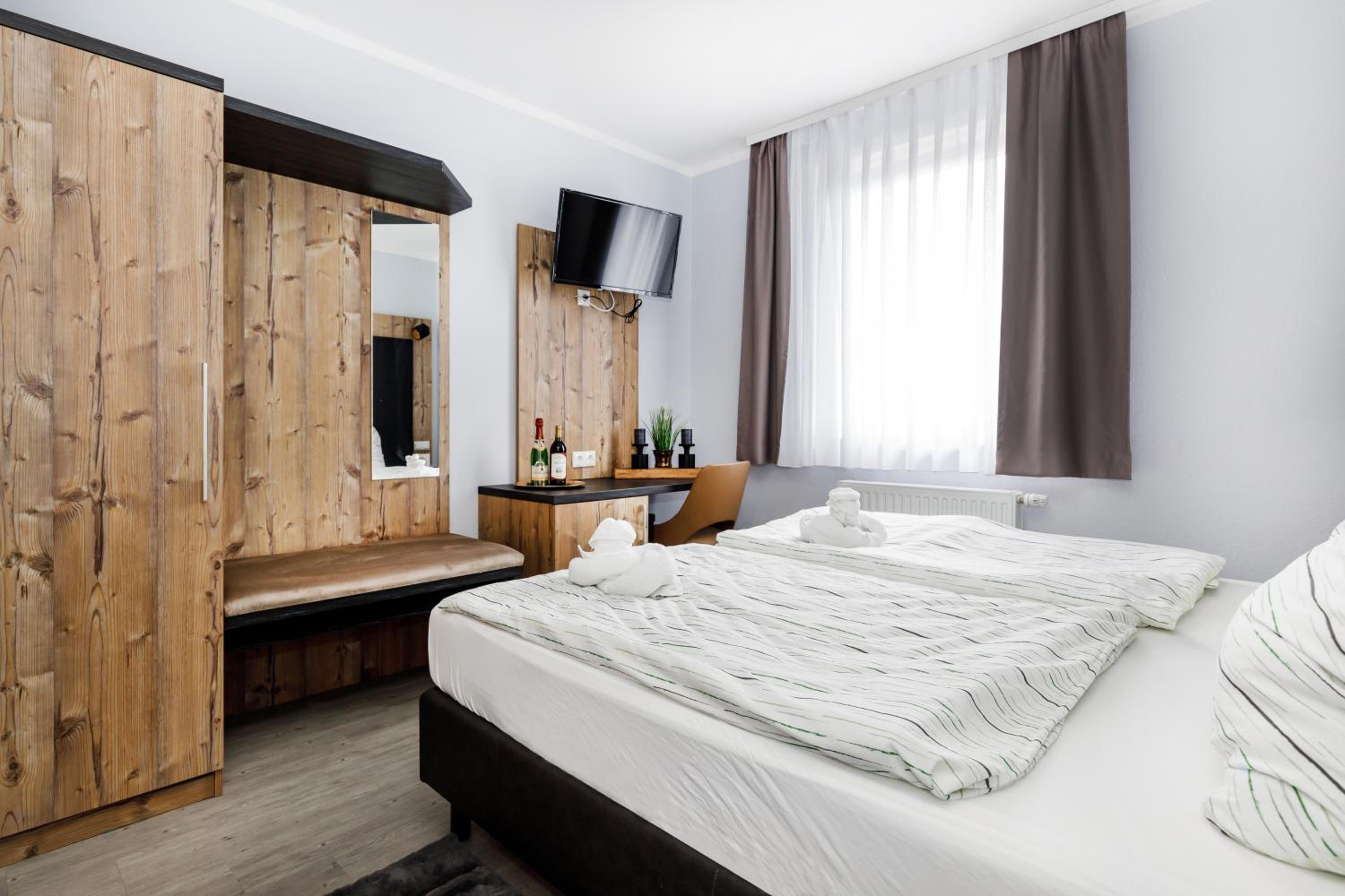 Small Double Room photo 1