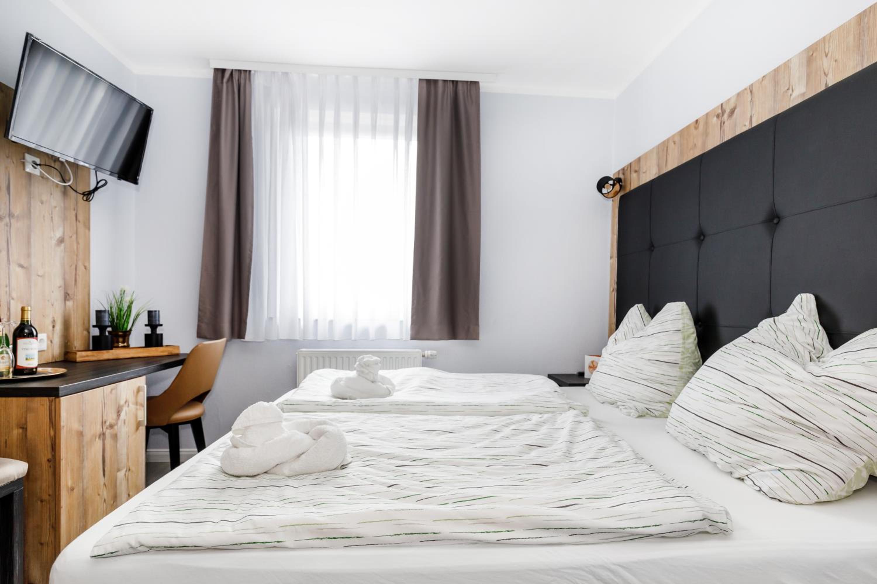 Small Double Room photo 2