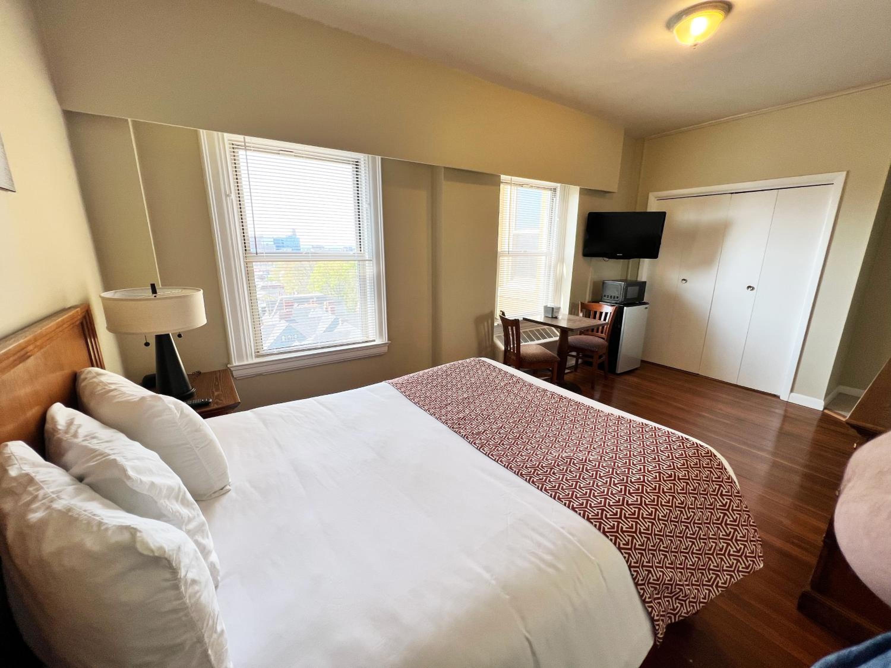 Queen Room - Photo 1