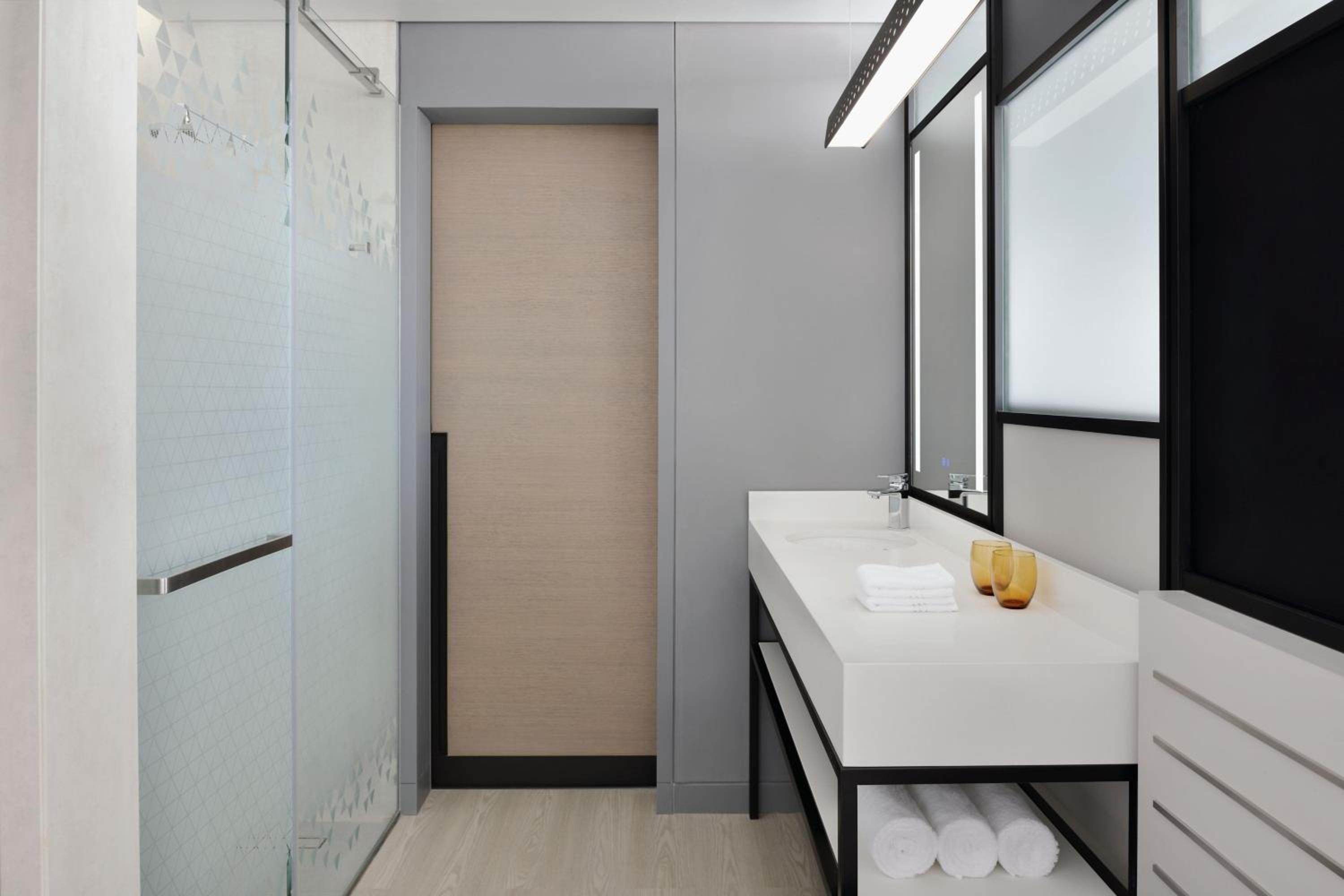 Savvy room, Guest room, 2 Twin,  City view, High floor, Free Shuttle Buss to OCEC & Mall of Oman - Photo 5