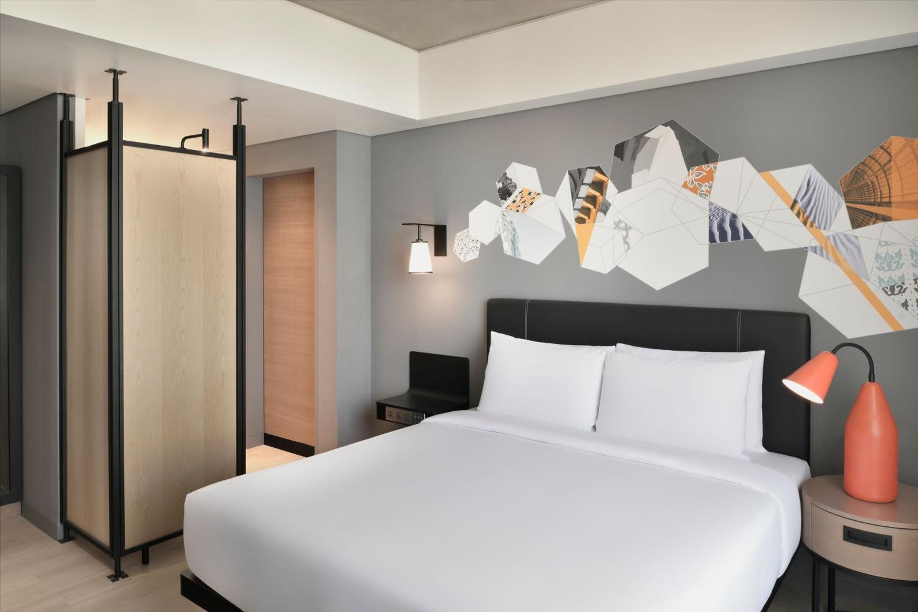 Breezy Suite, 1 Bedroom Suite, 1 King,  City view, Free Shuttle Buss to OCEC & Mall of Oman - Photo 6