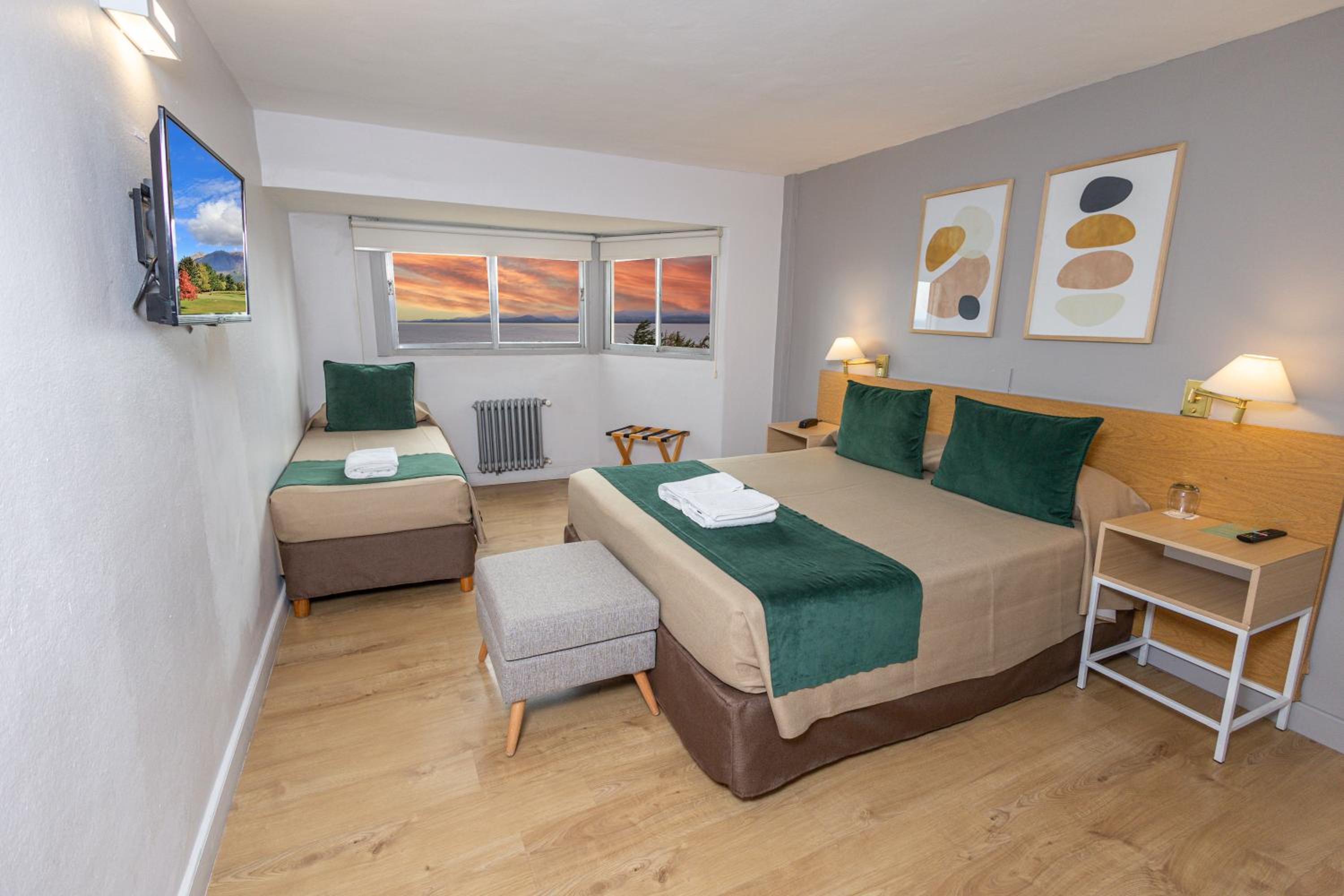 Triple Room with Lake View