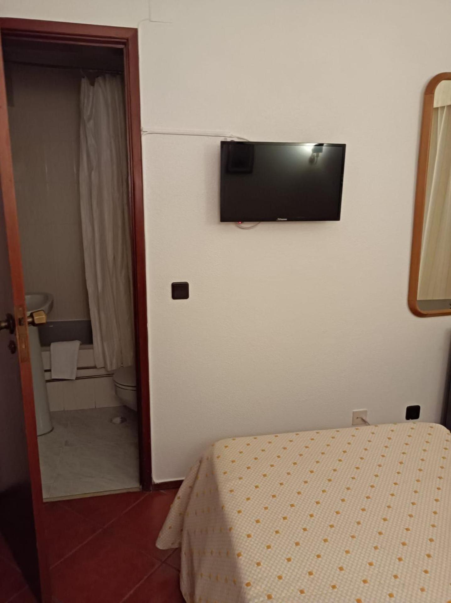 Small Single Room photo 2