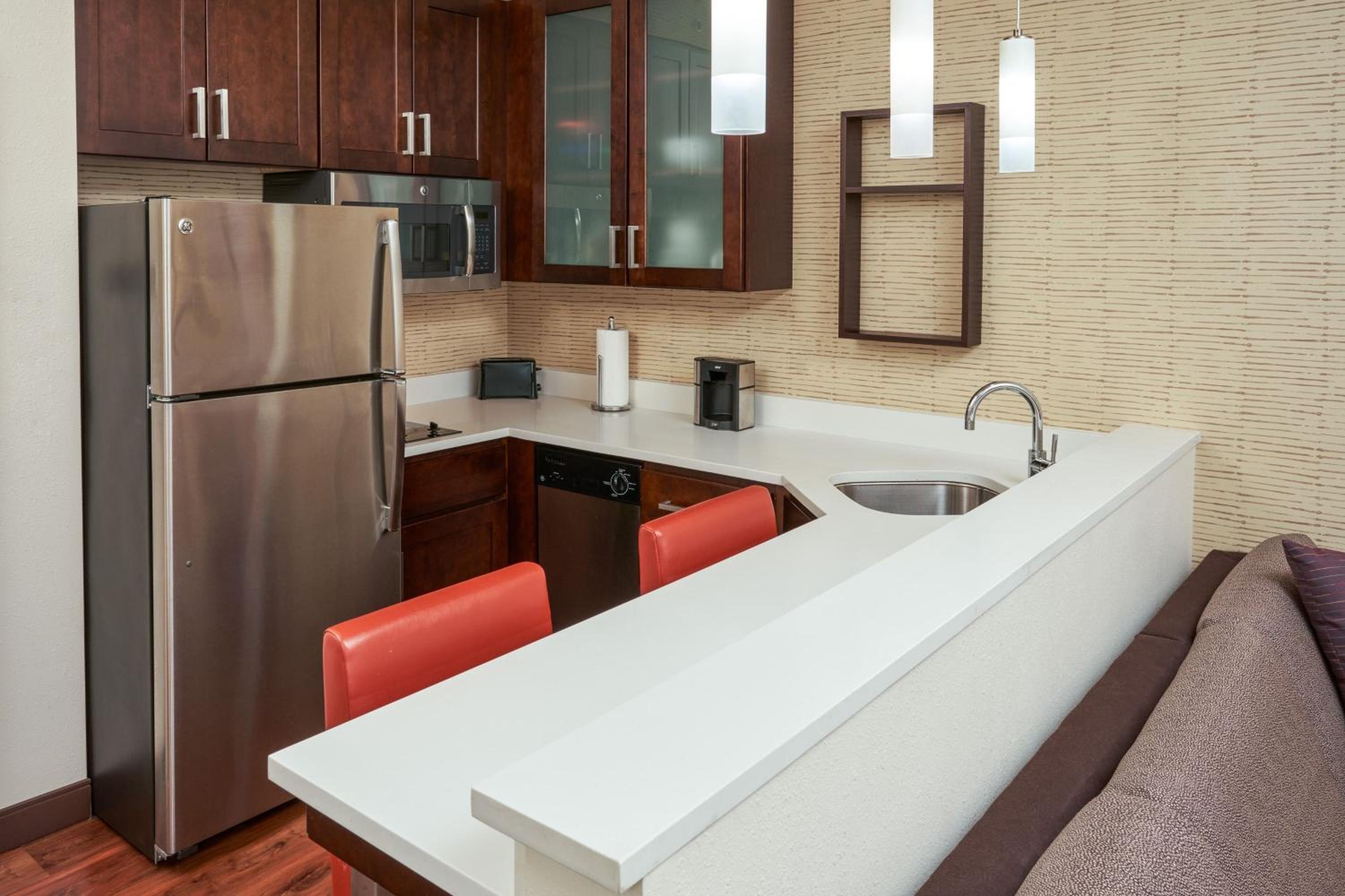 King Studio with Sofa Bed - Hearing Accessible