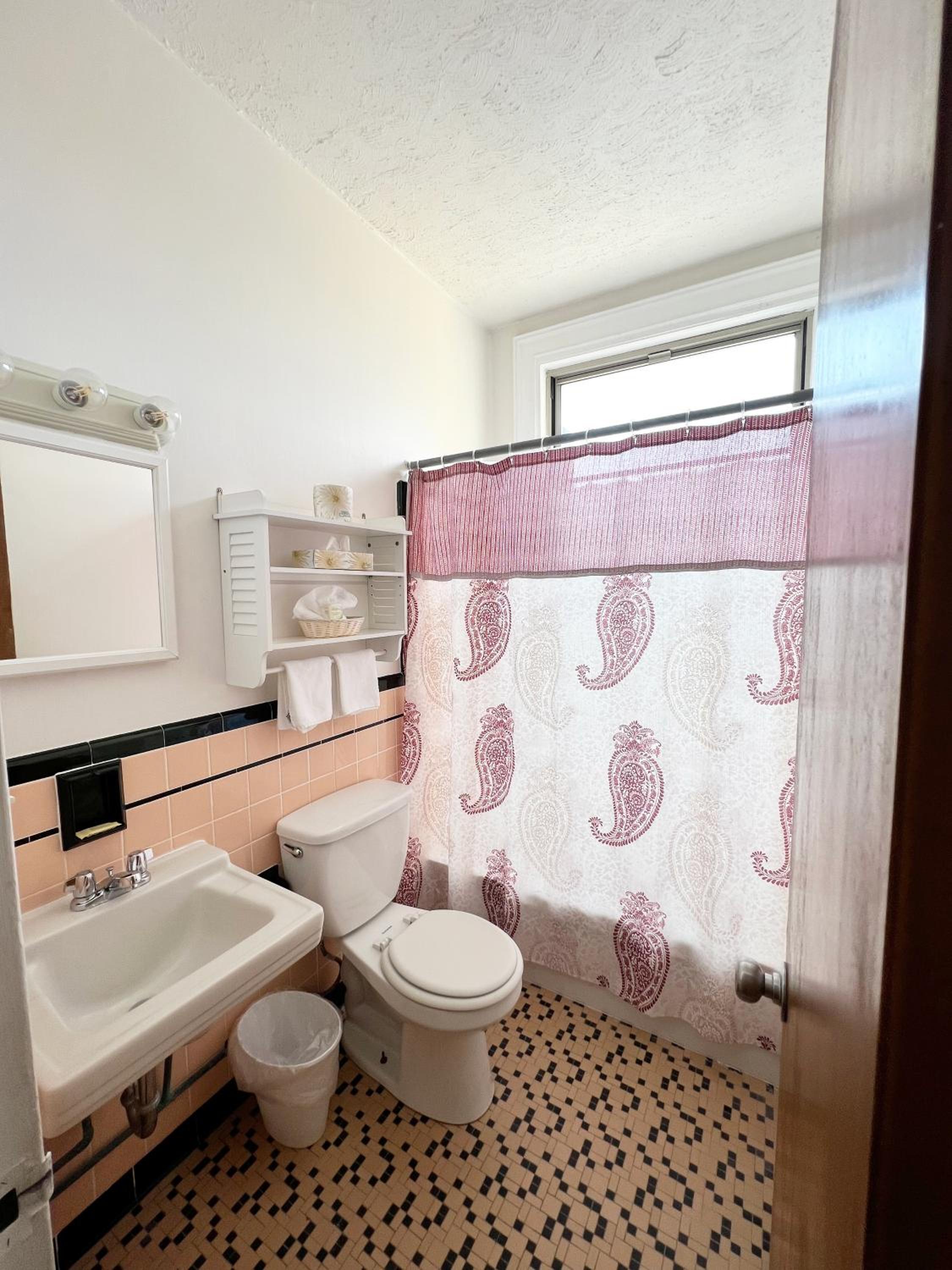 Double Room with Two Double Beds - Photo 2
