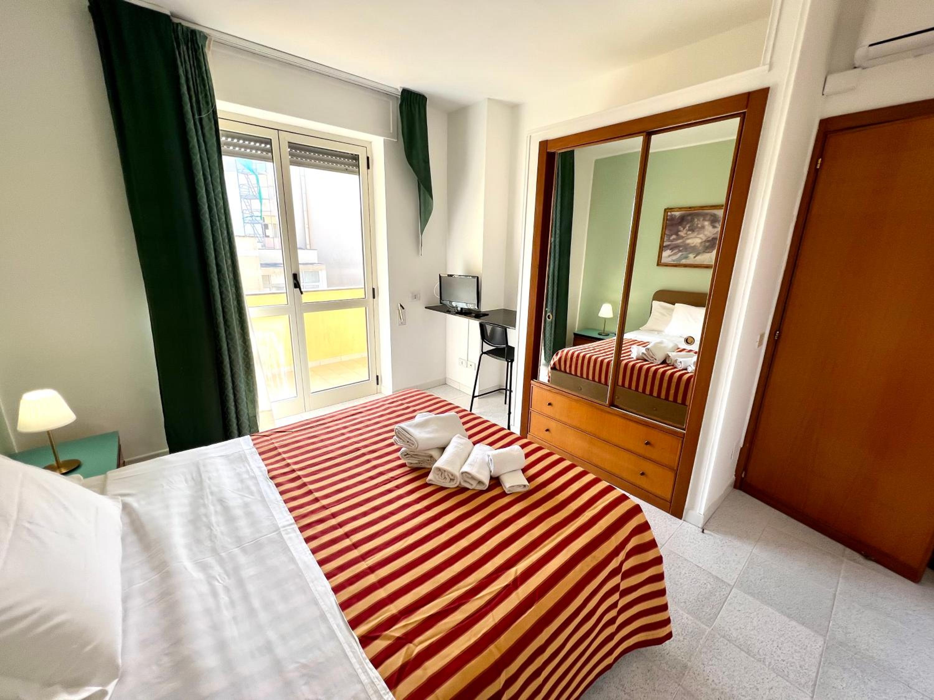 Junior Suite with Terrace - Photo 5