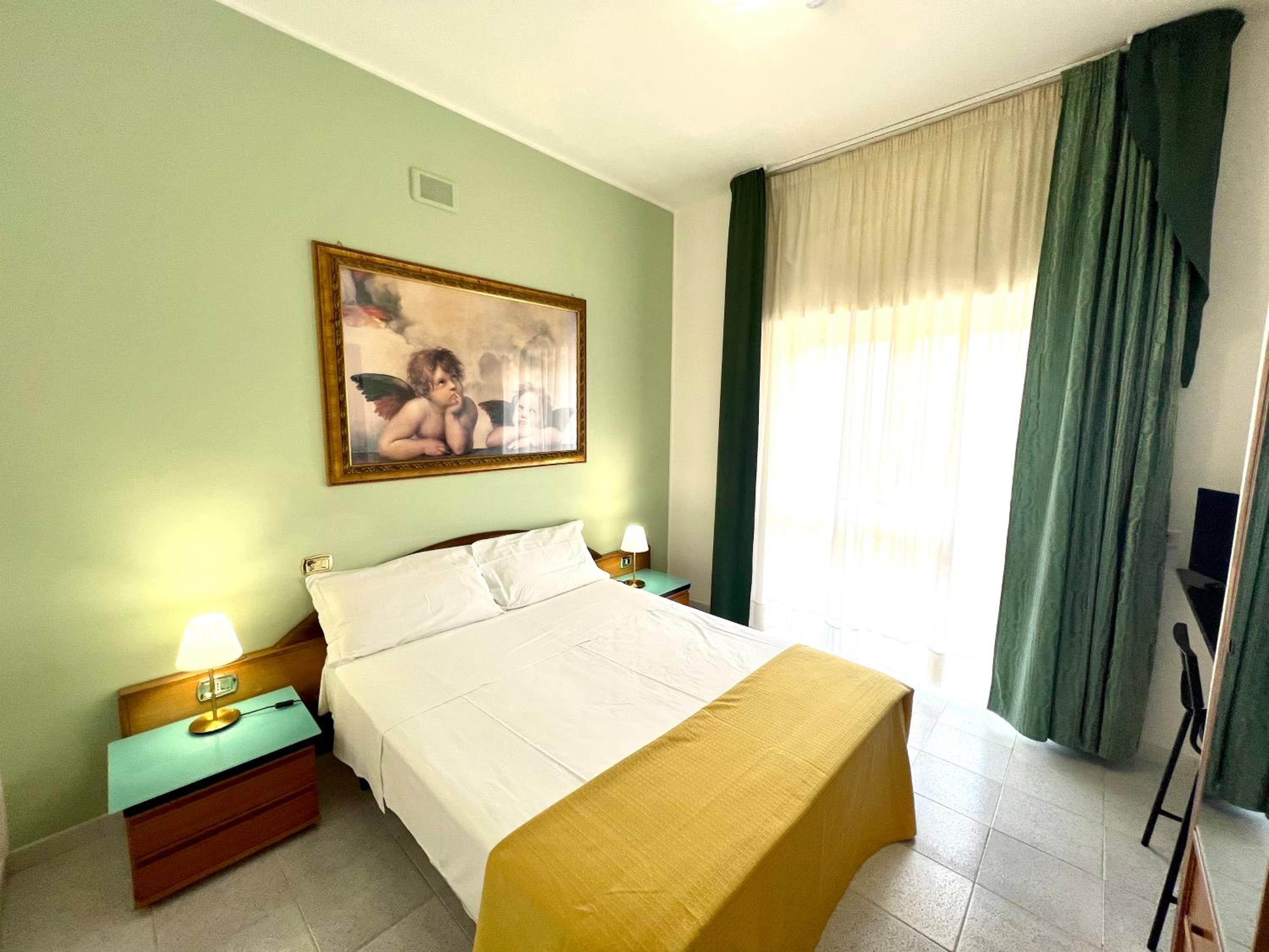 Junior Suite with Terrace - Photo 4