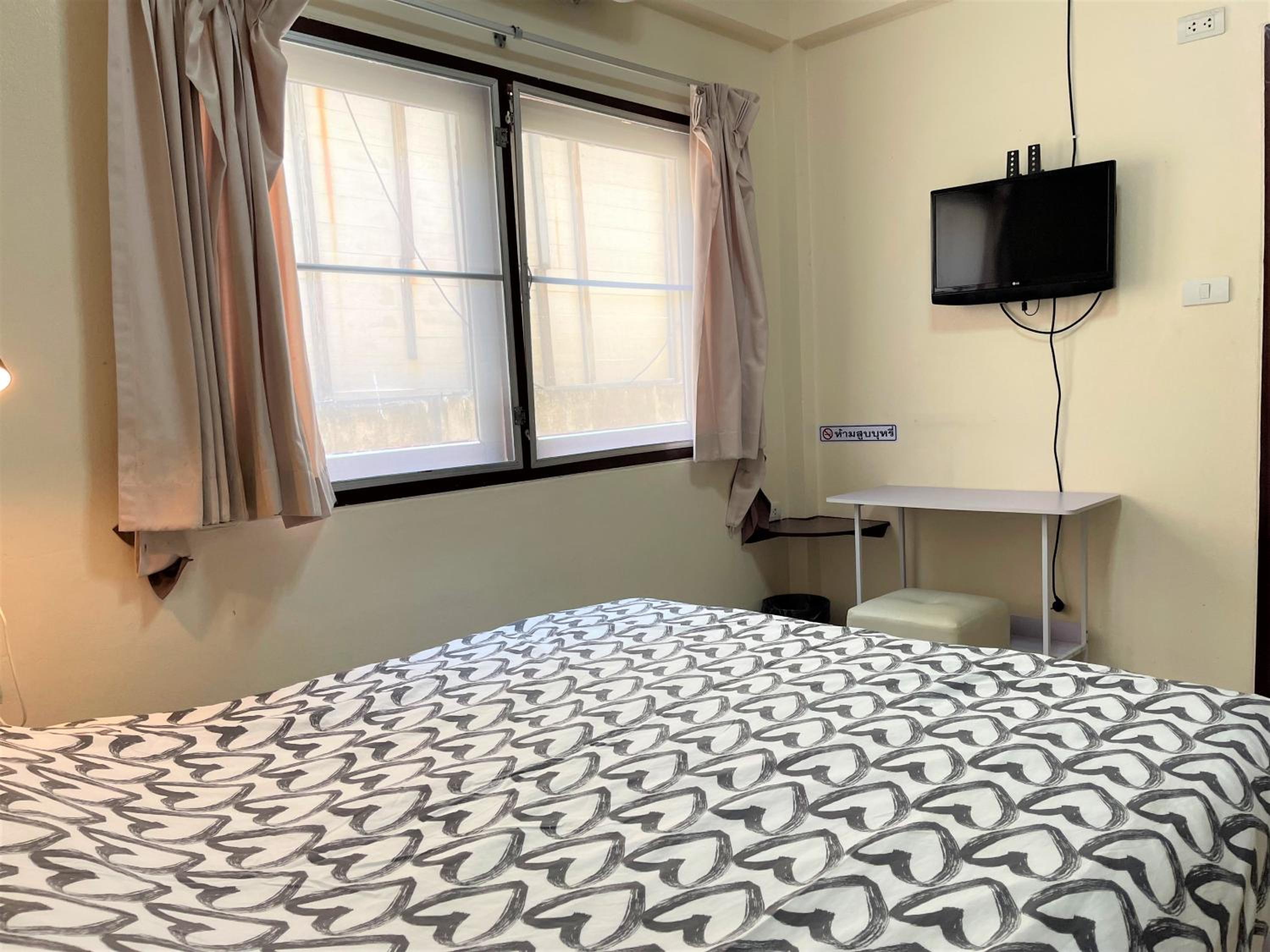 Budget Double Room photo 3
