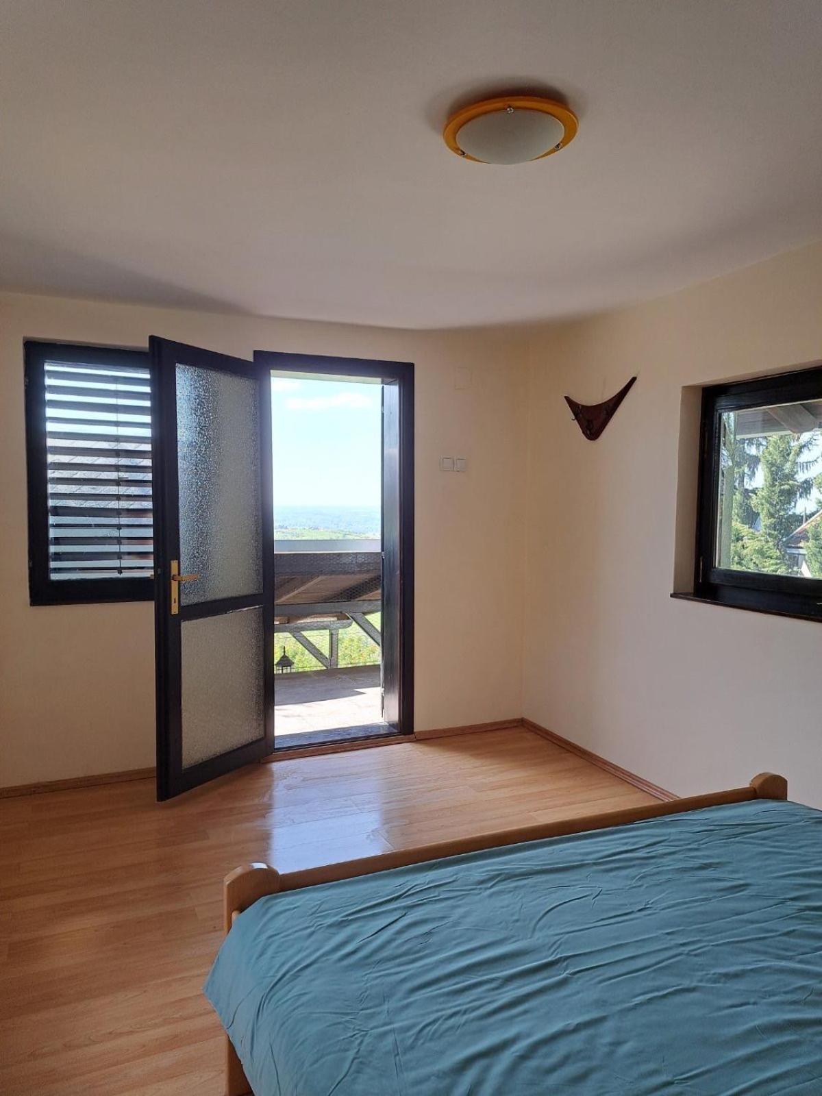 One-Bedroom House photo 1