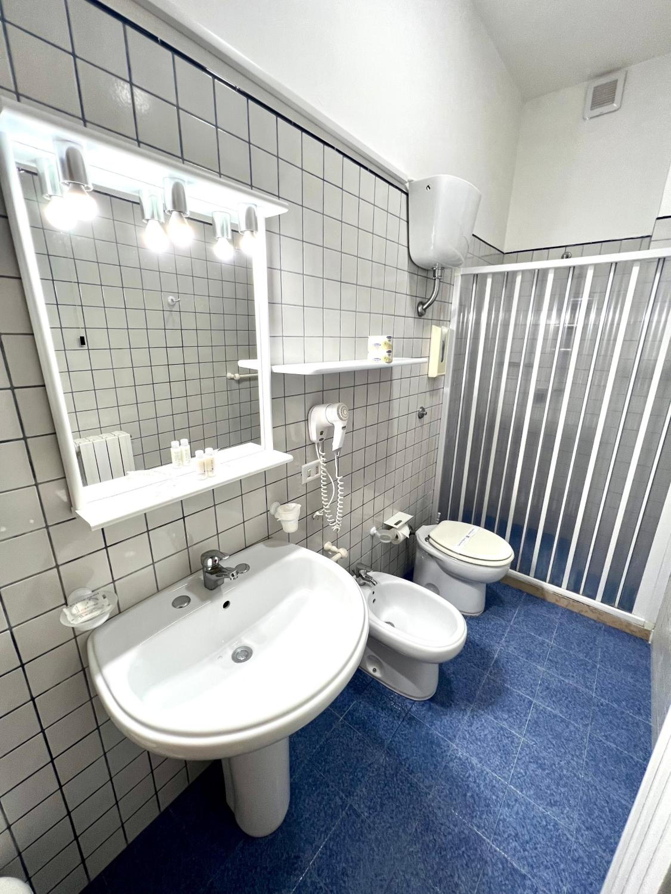Junior Suite with Terrace - Photo 3