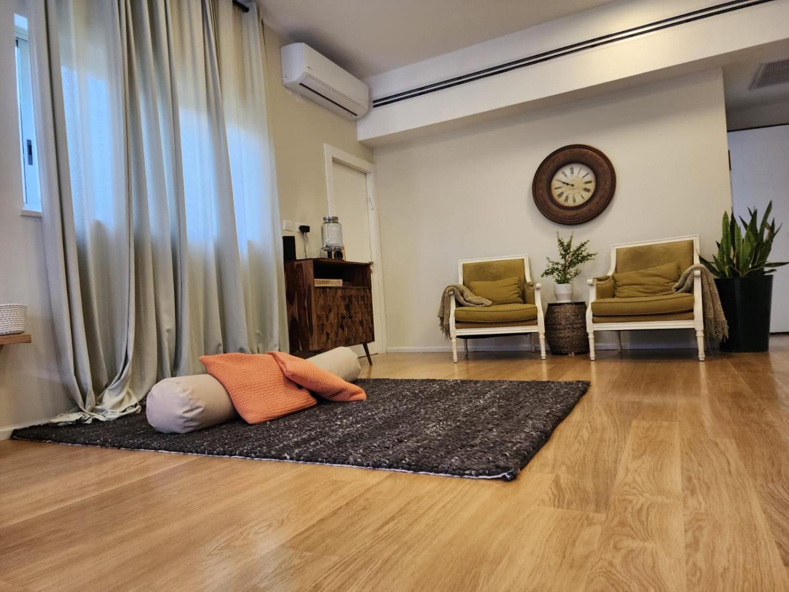 Family Room photo 3