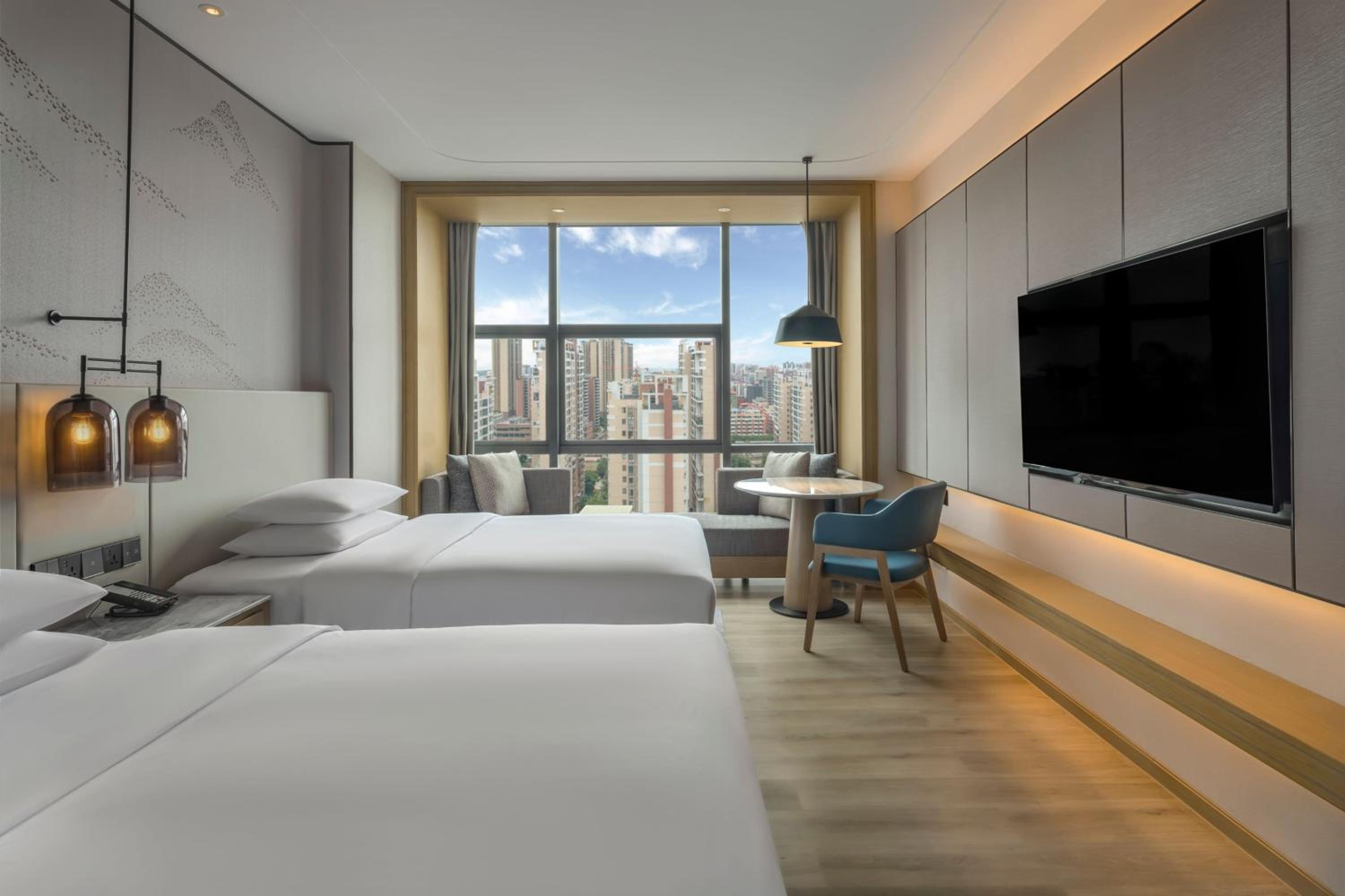 Premier Double Room with Two Double Beds and City View - Photo 3