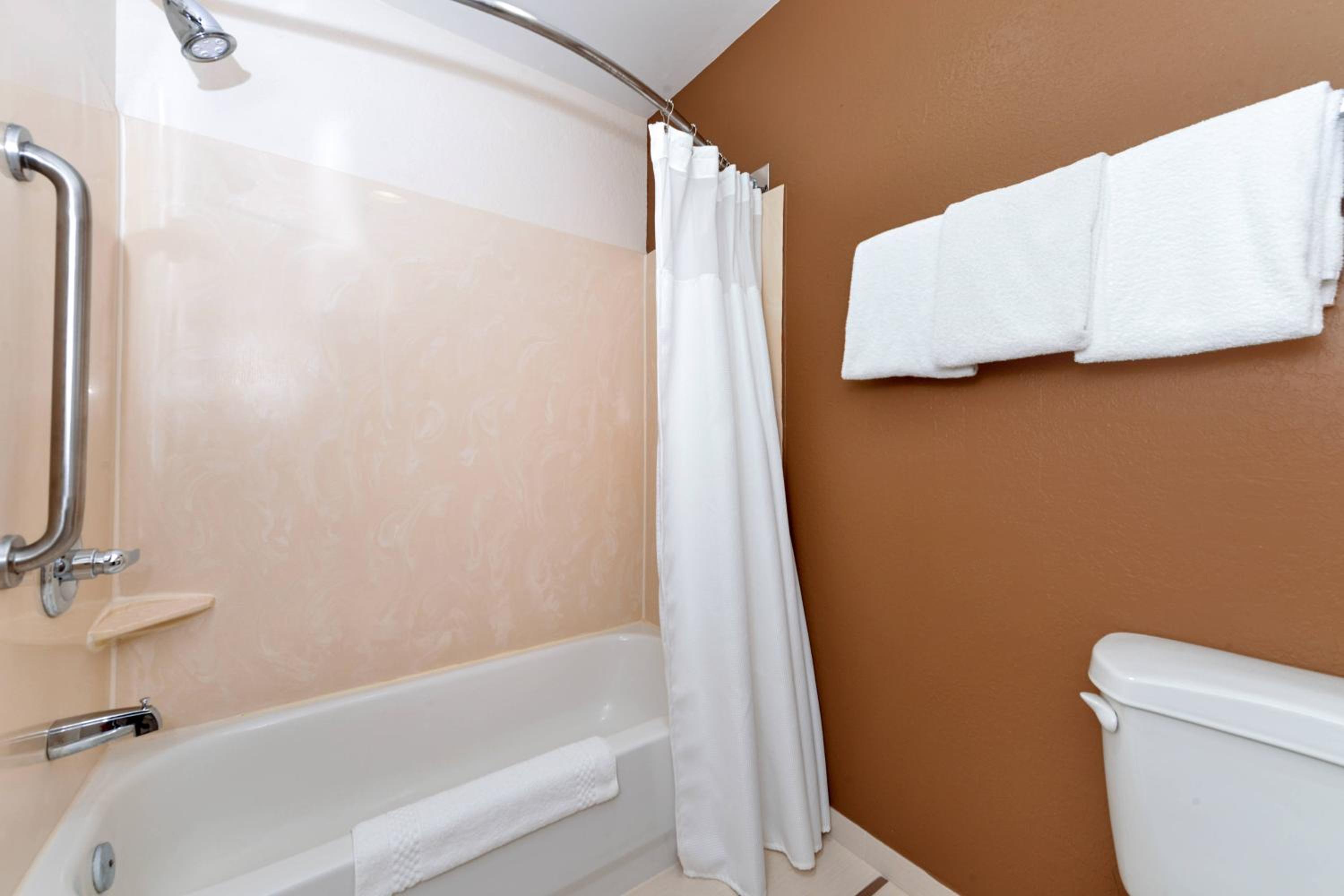 Double Room with Two Double Beds - Photo 9