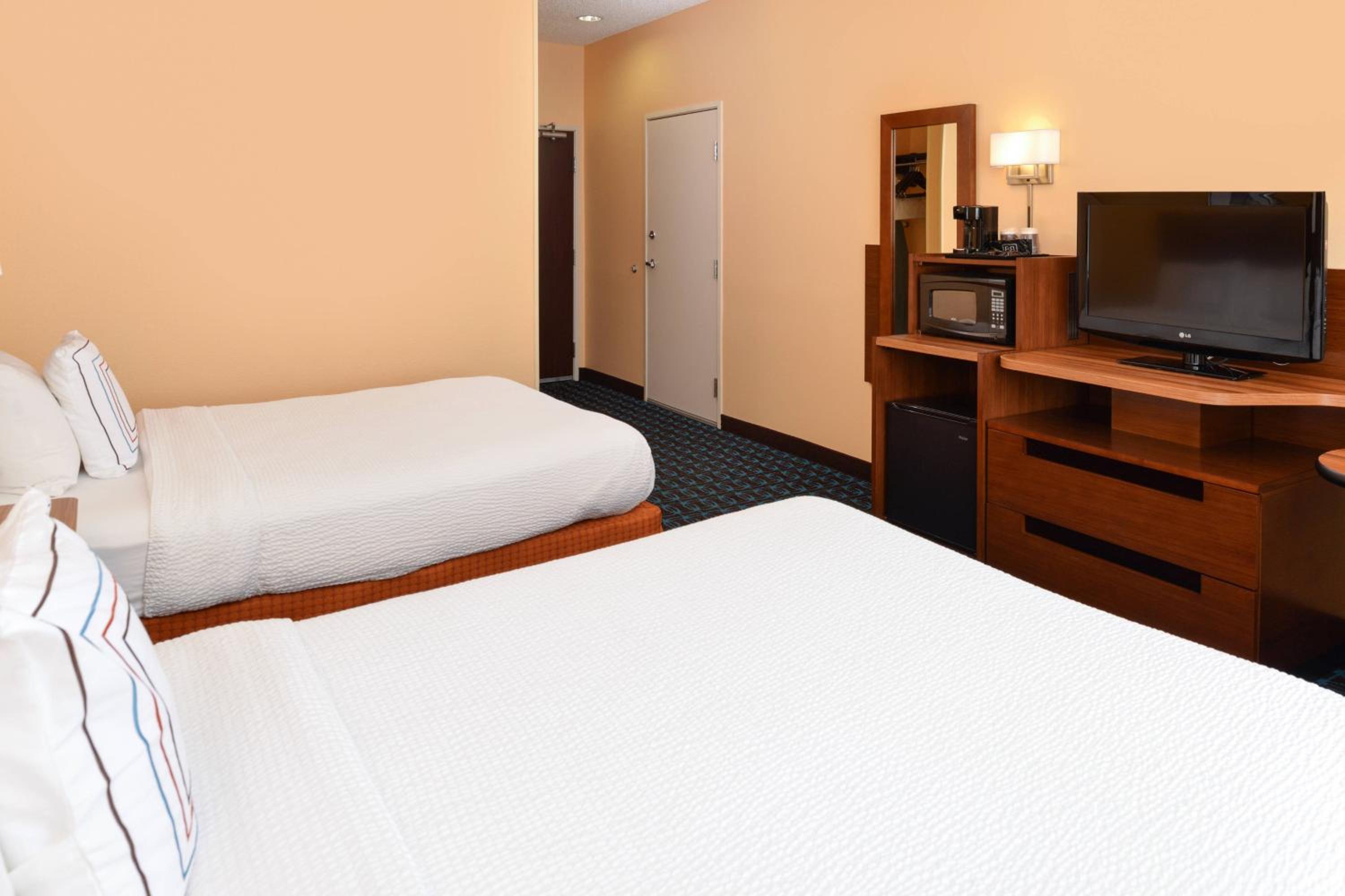 Double Room with Two Double Beds - Photo 5