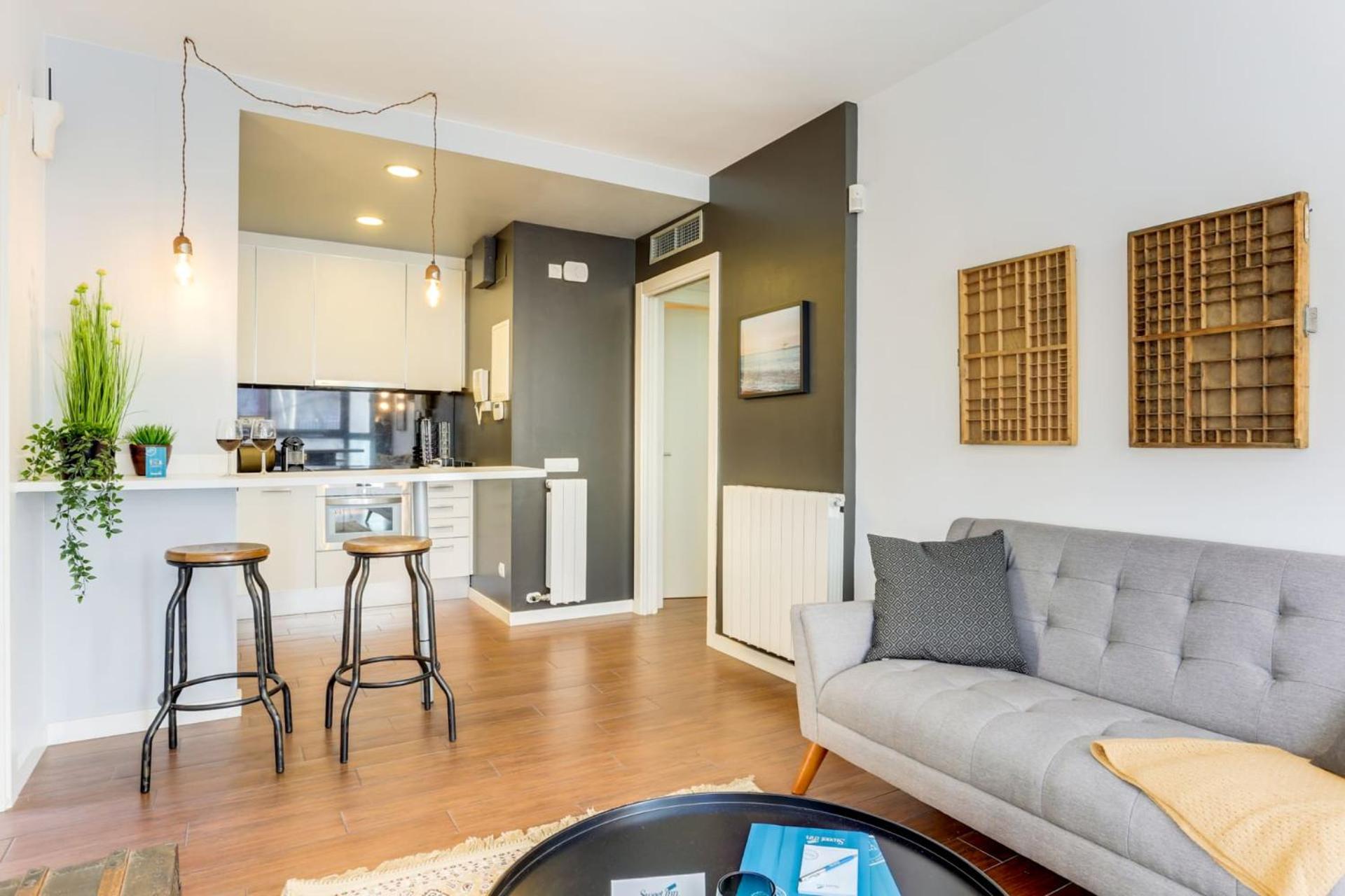 Apartment photo 2