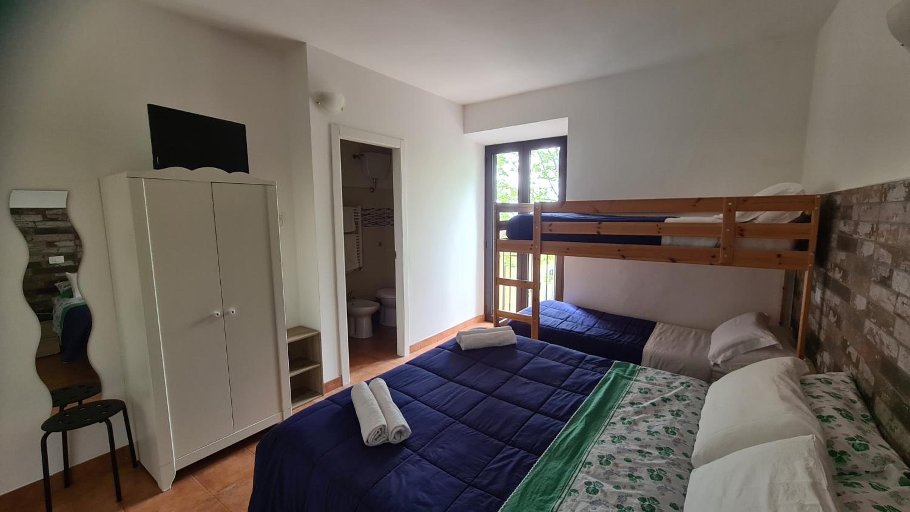 Economy Quadruple Room
