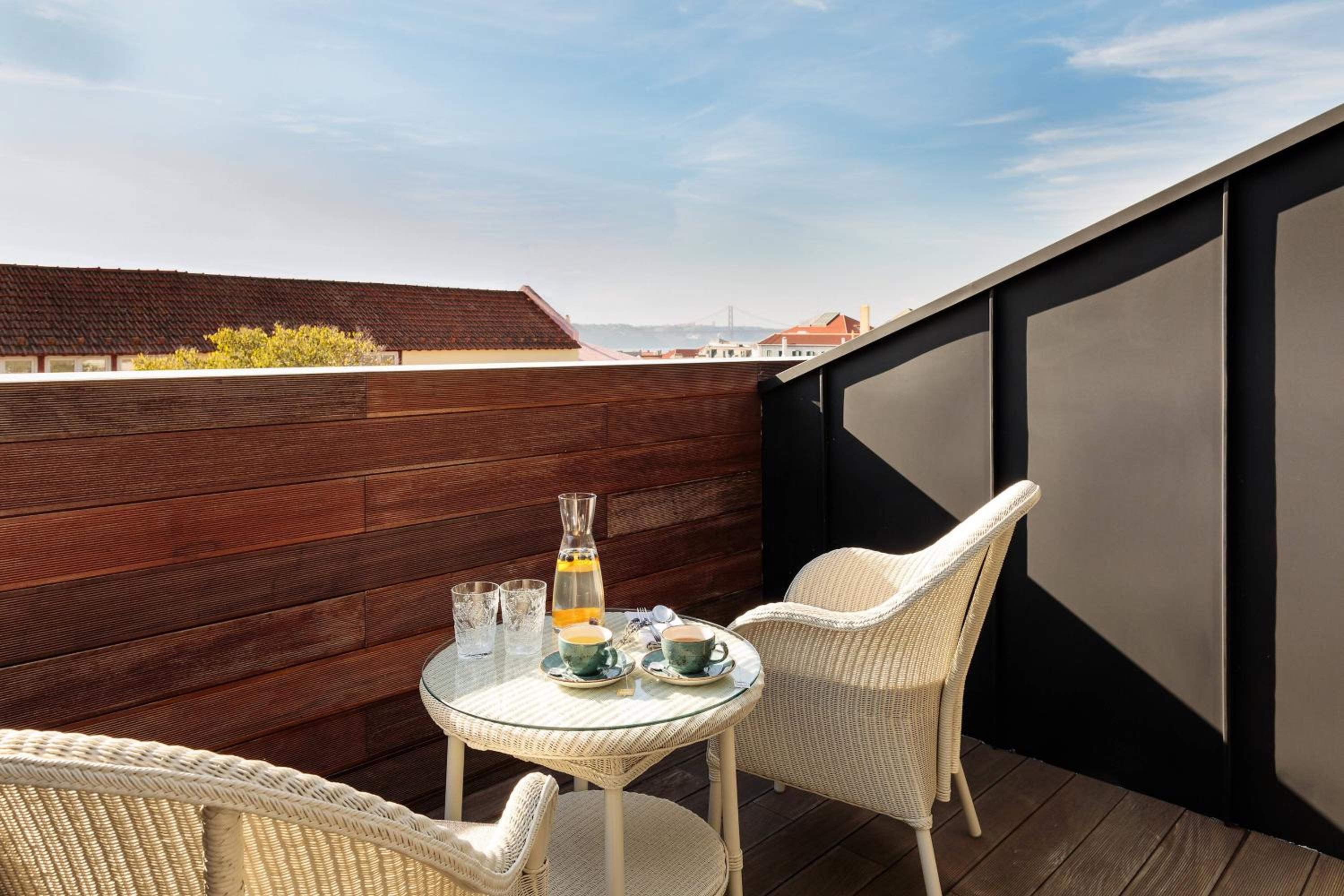 Signature Suite, 1 King, Sofa bed, Partial river view