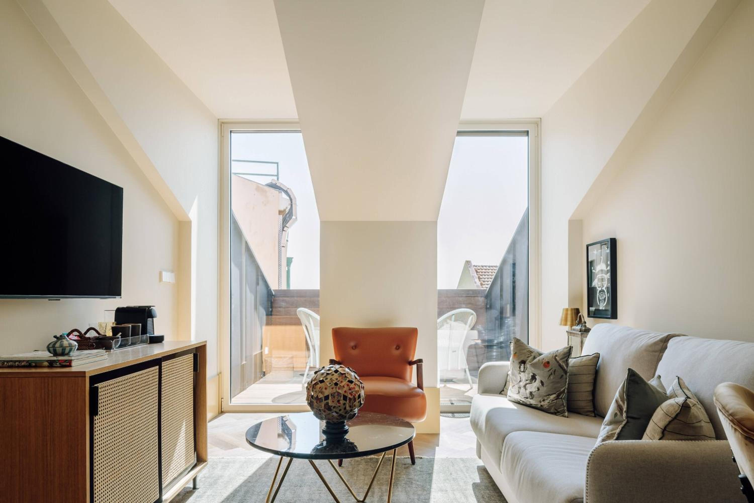 Signature Suite, 1 King, Sofa bed, Partial river view
