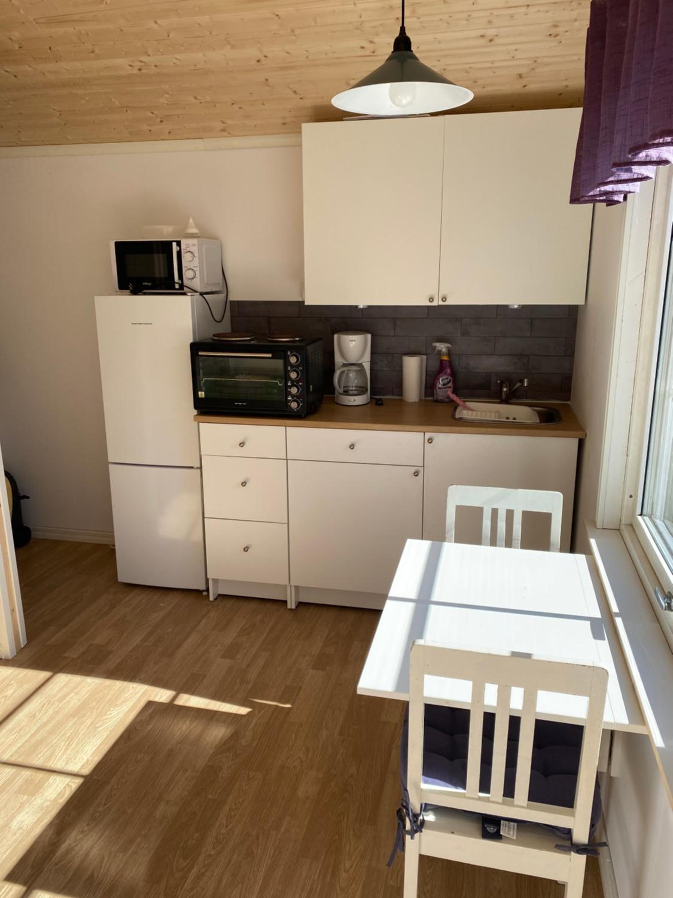 One-Bedroom House - Photo 4