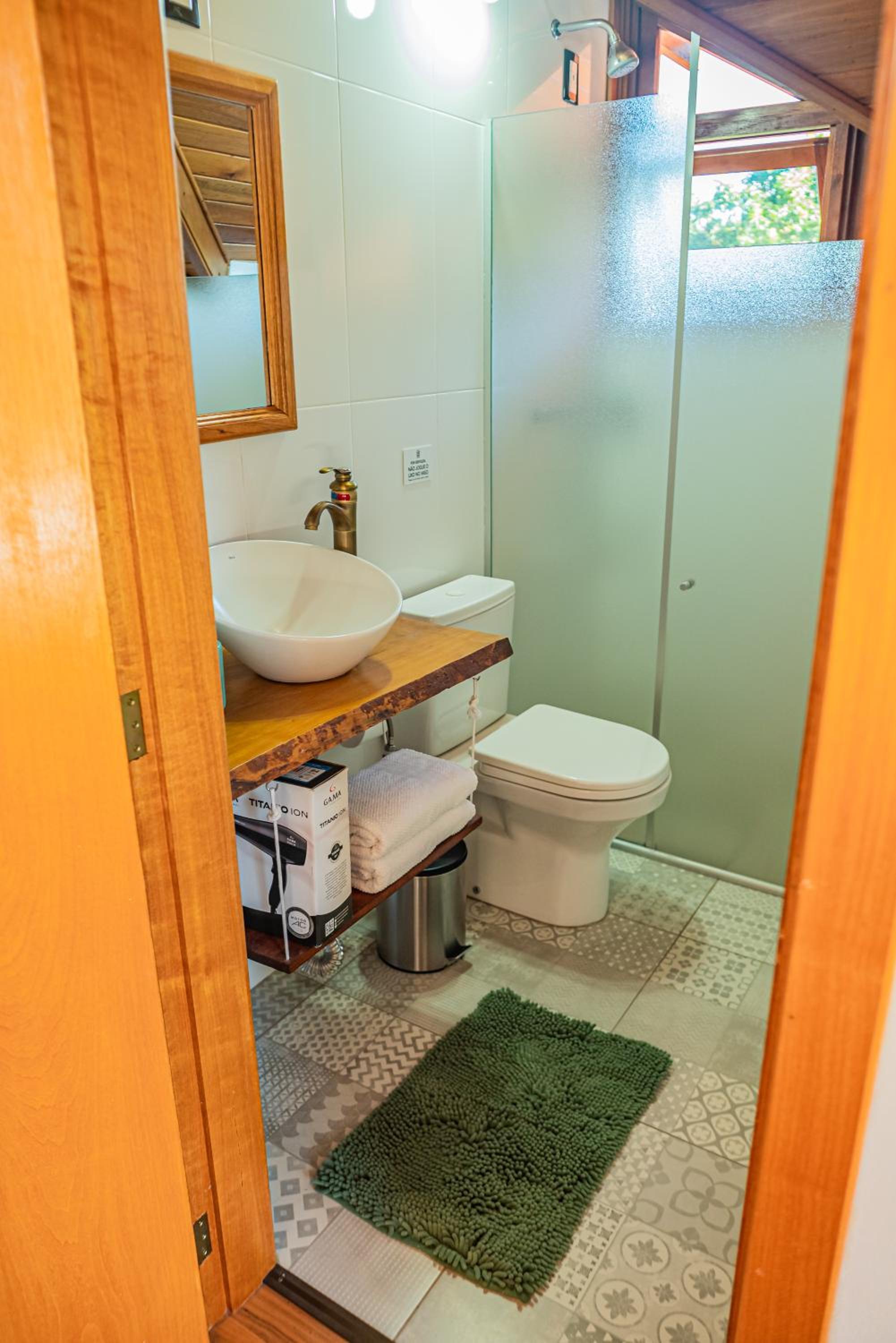 Queen Suite - Photo 6