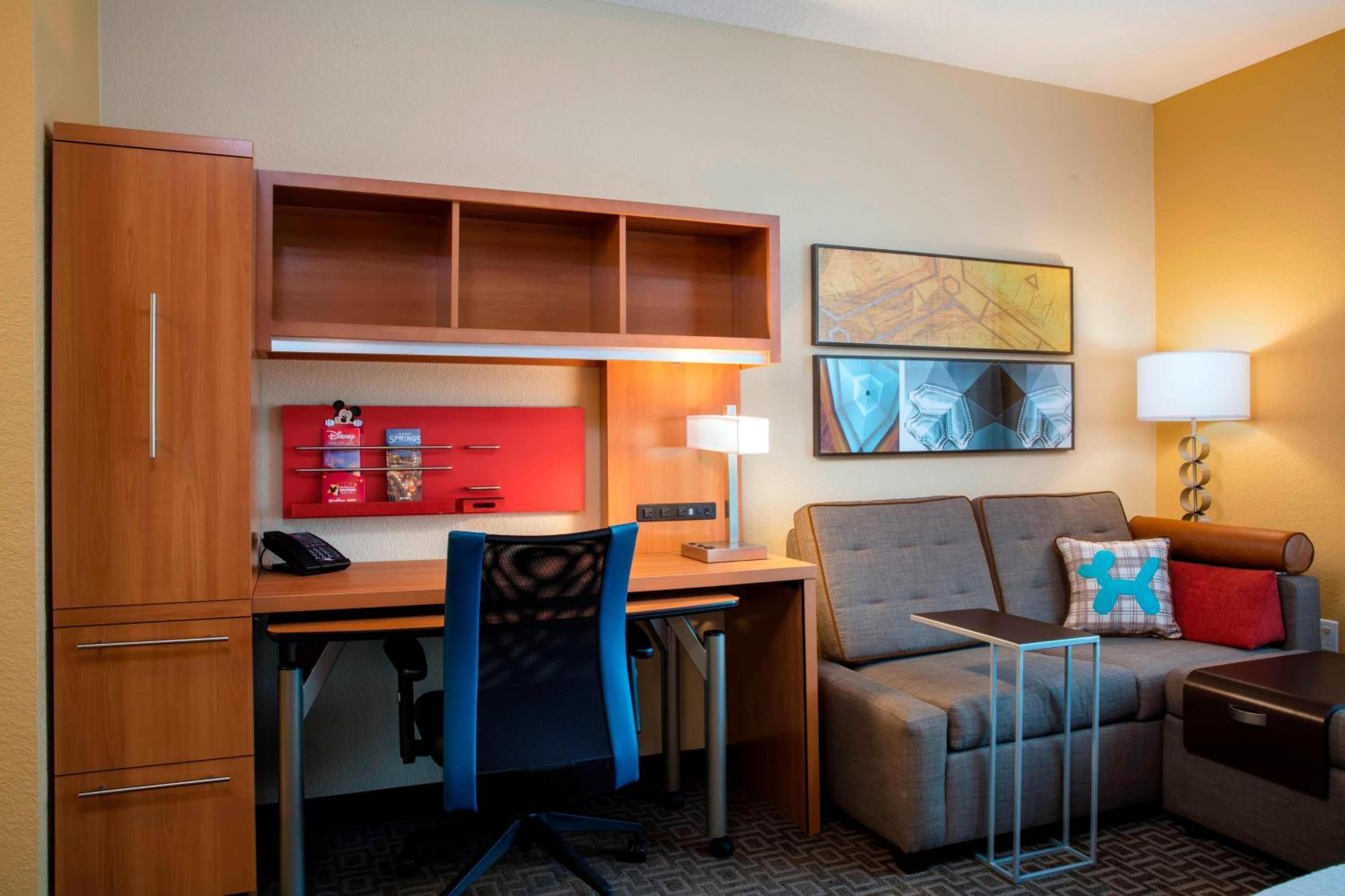 King Suite with Sofa Bed thumbnail 5