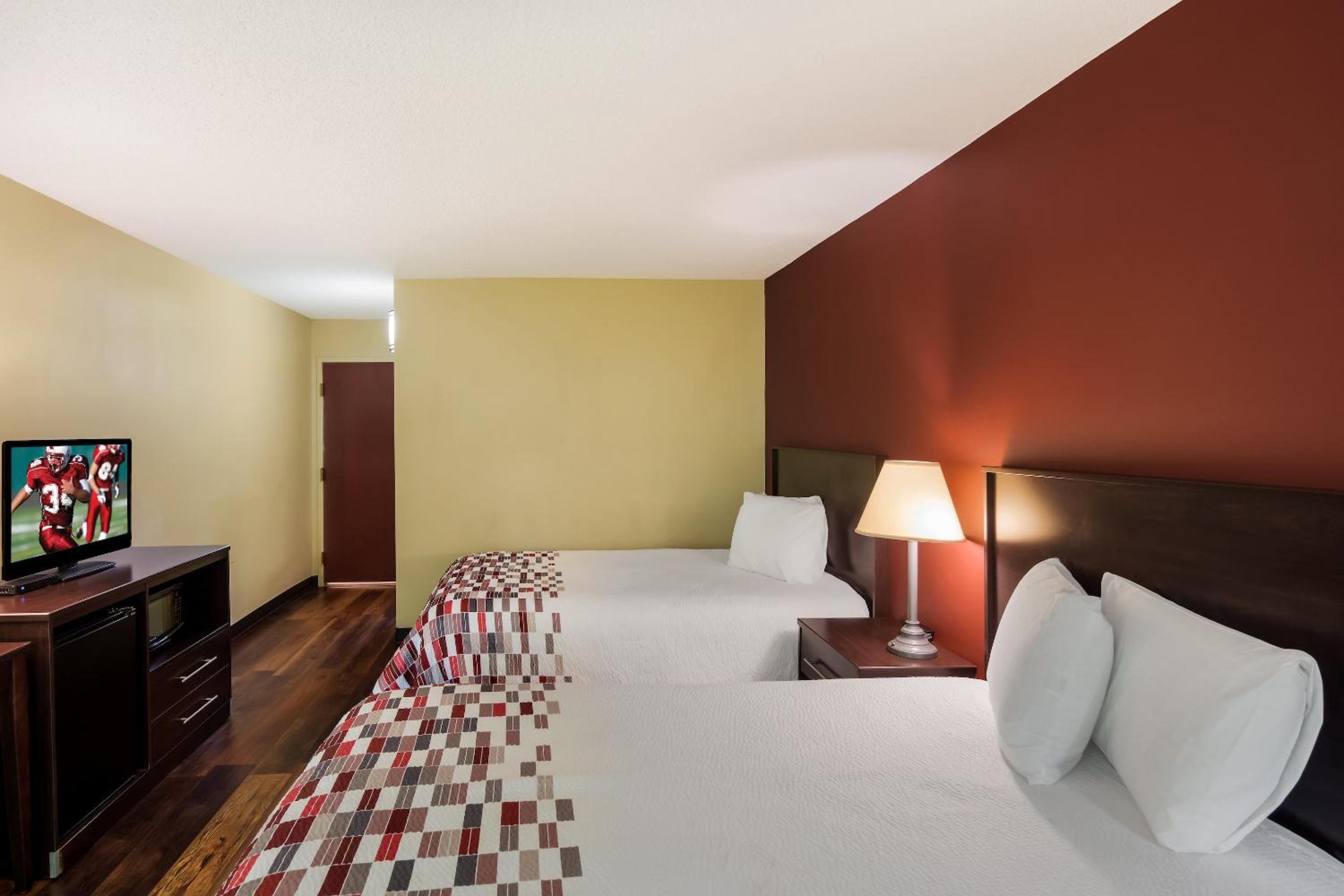 Deluxe Room with Two Double Beds Non-Smoking photo 2