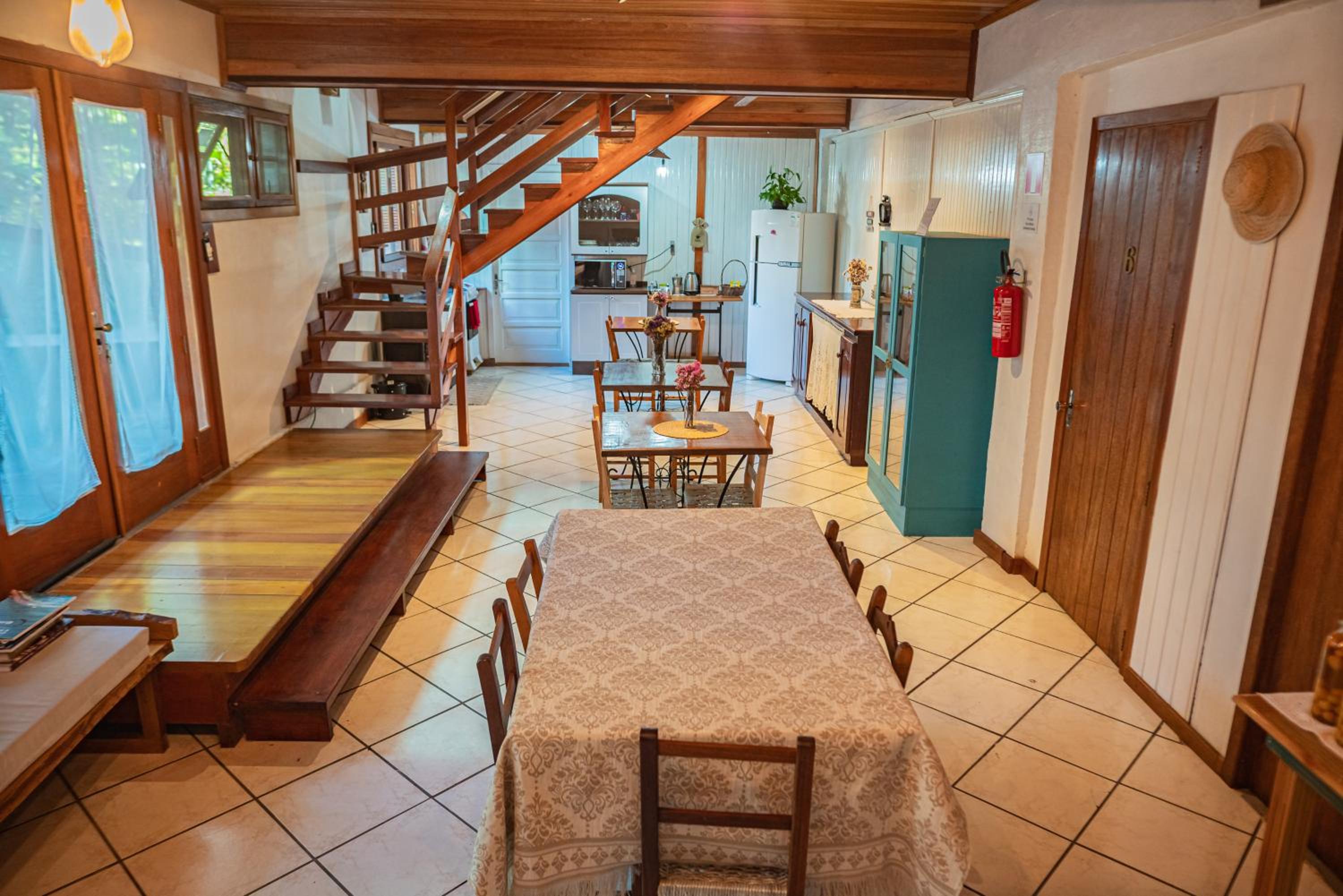 Queen Suite - Photo 20